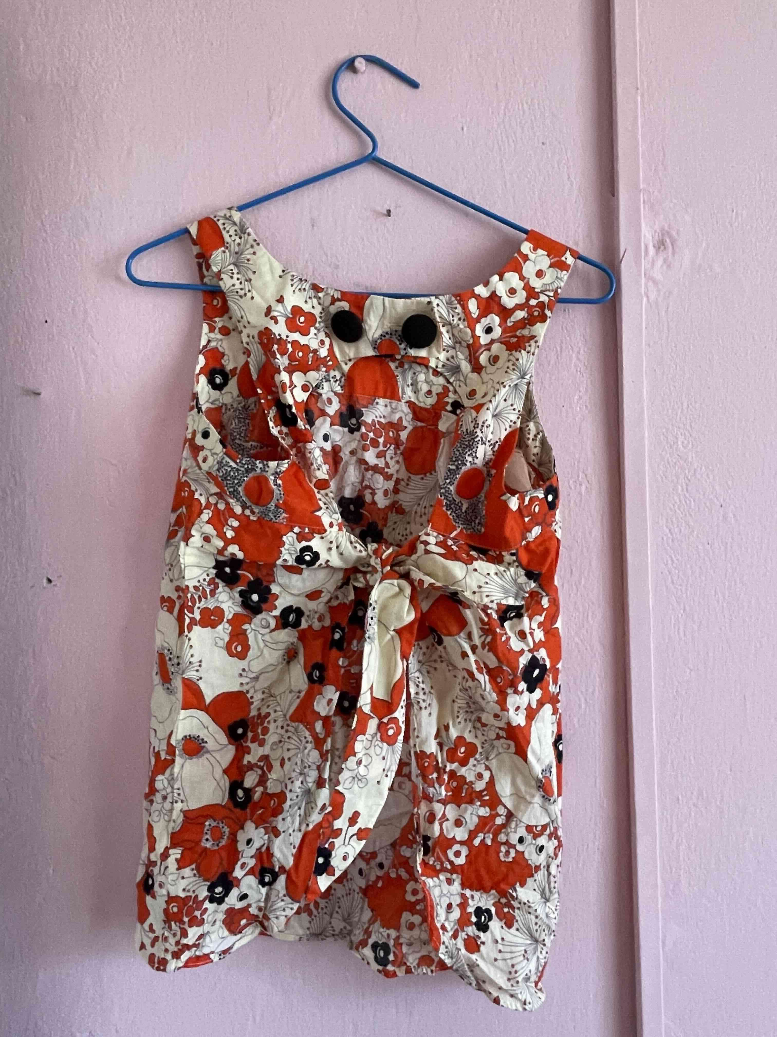 Blusa floreada sin mangas - miniatura 2