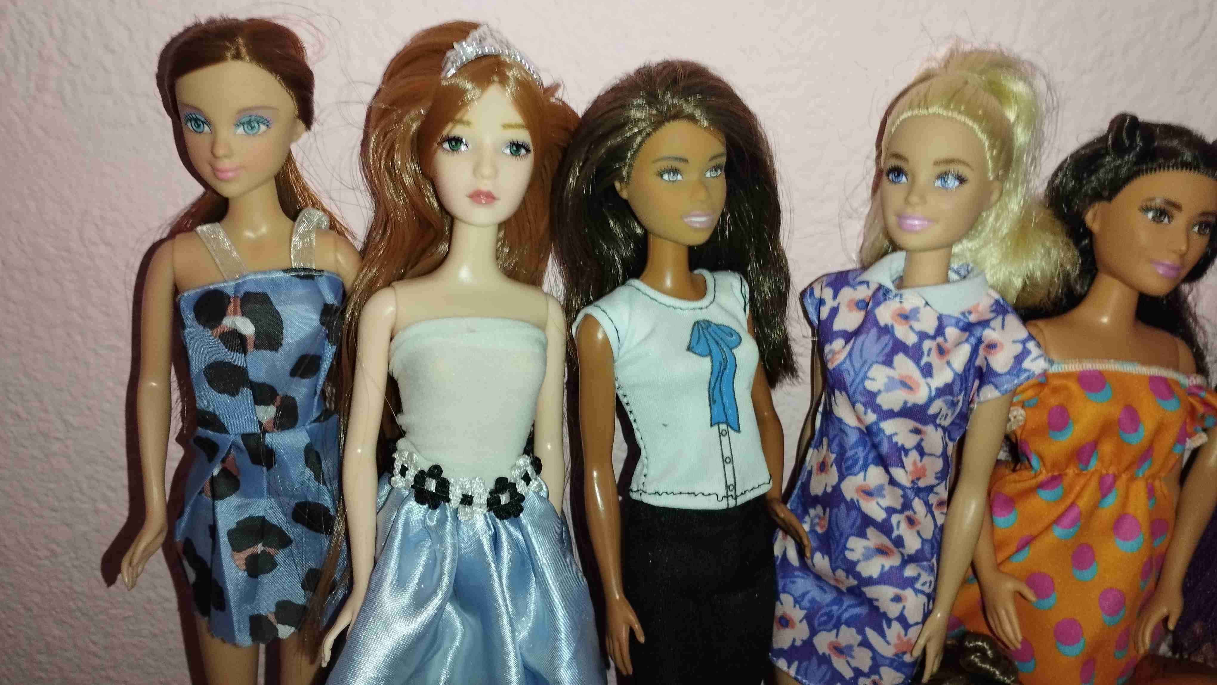 Colección de muñecas Barbie - miniatura 2