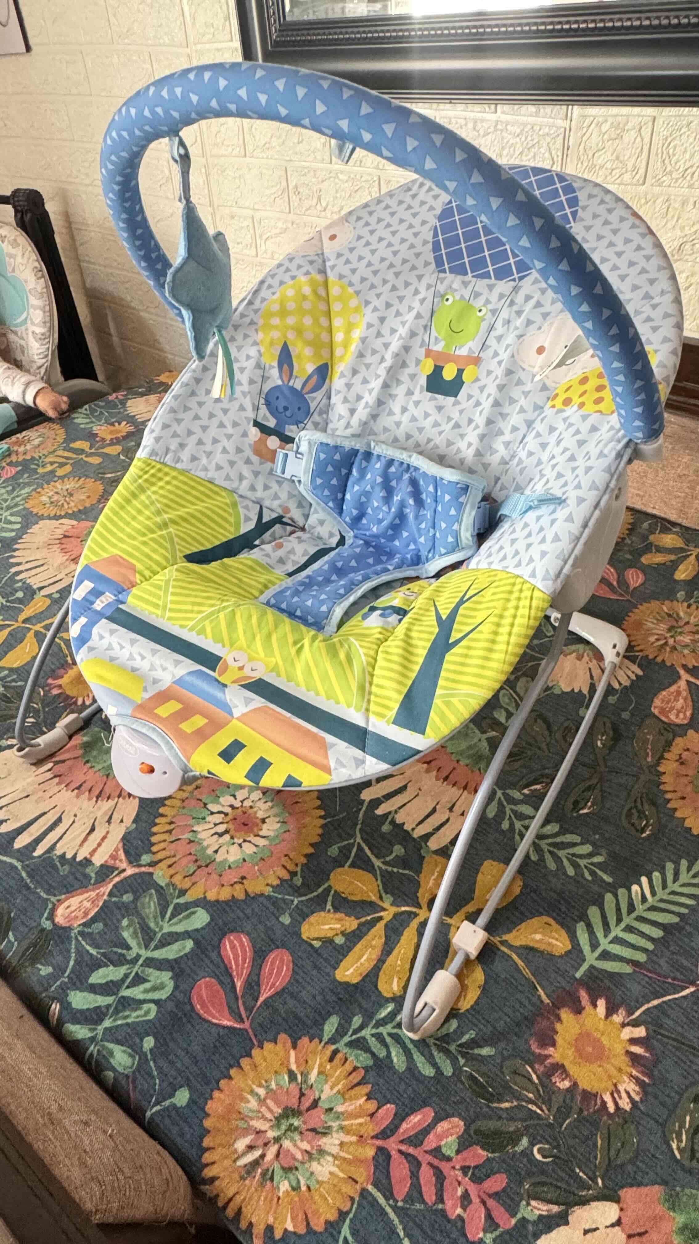 Silla mecedora para bebé colorida varón - miniatura 2