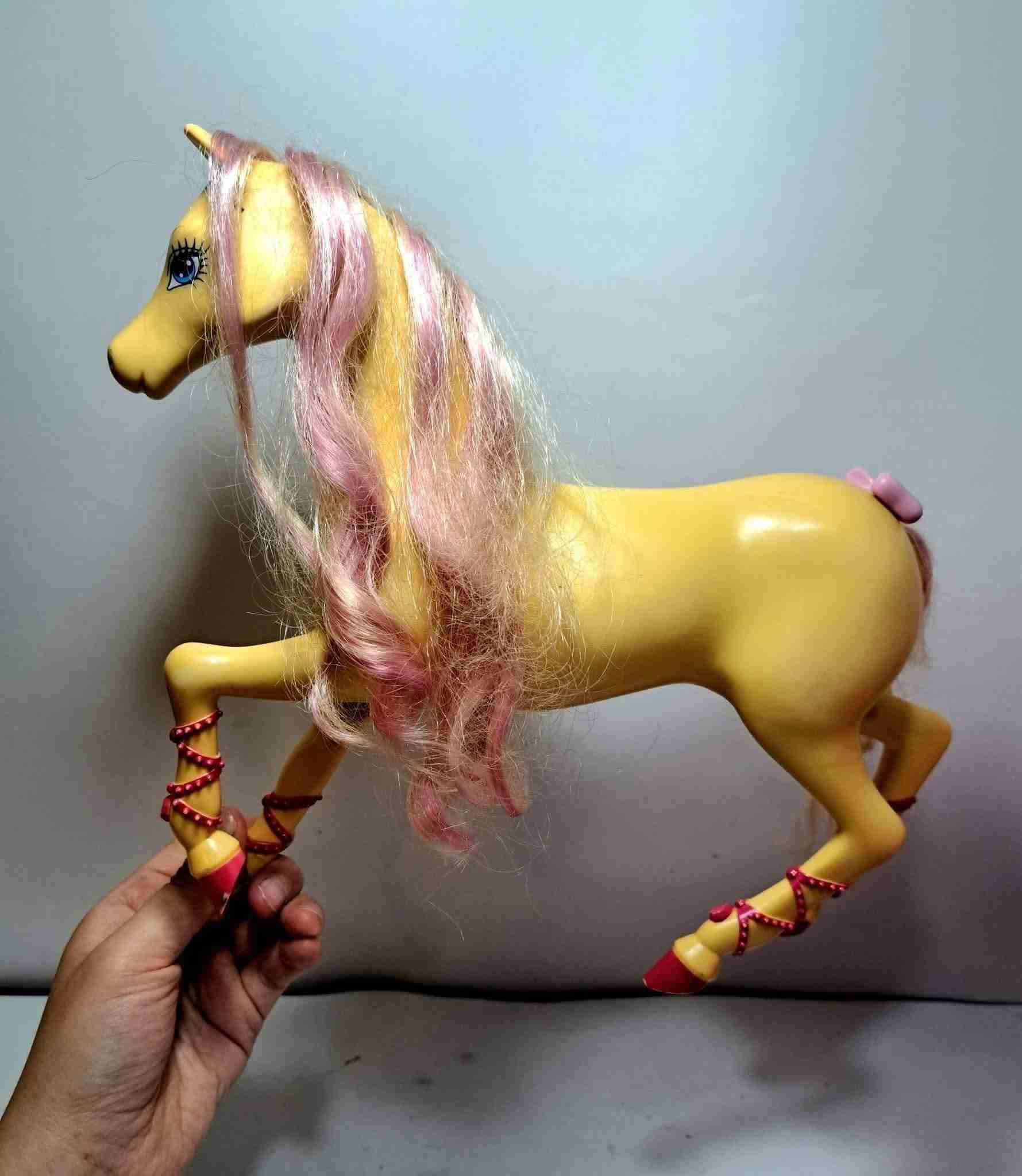 Caballo de Barbie - miniatura 2