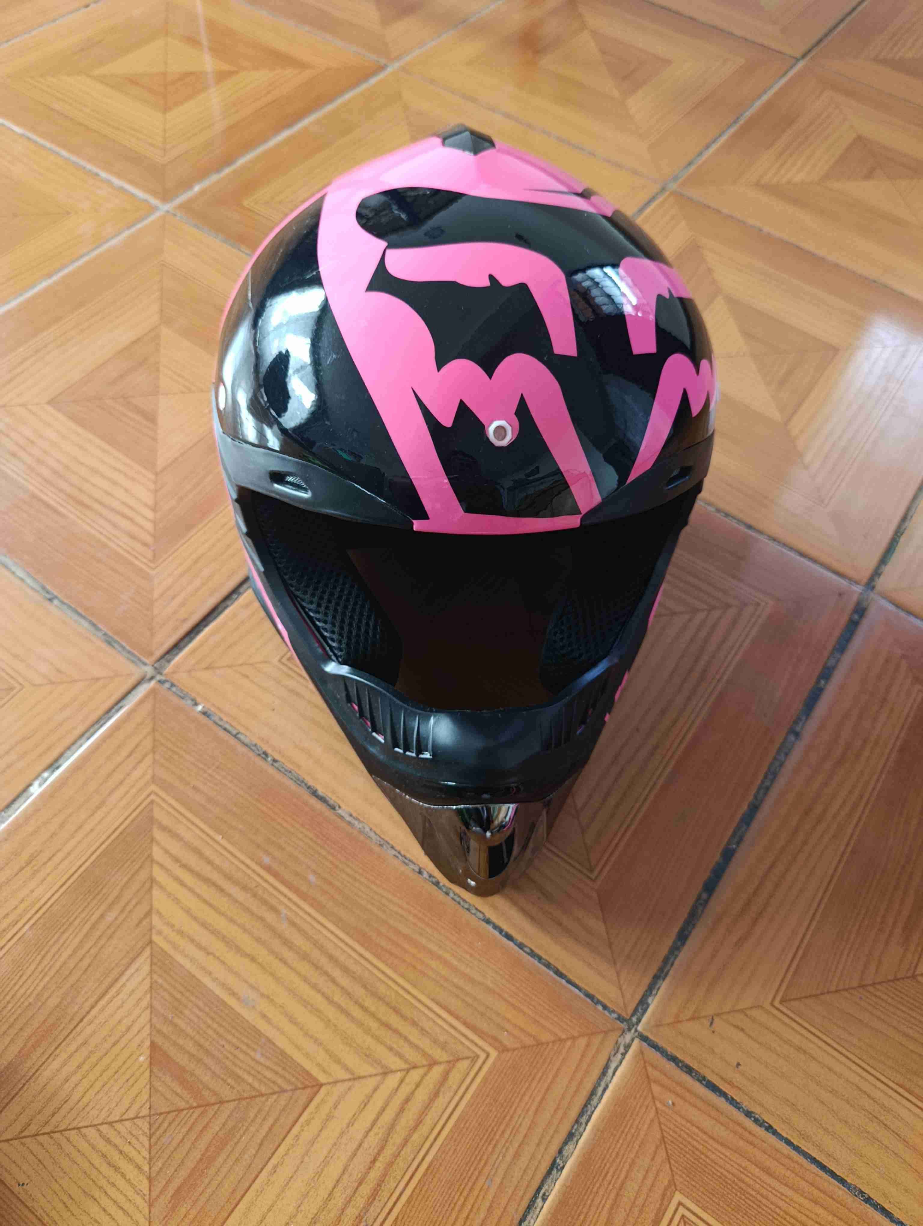 Casco de moto negro y rosa - miniatura 1
