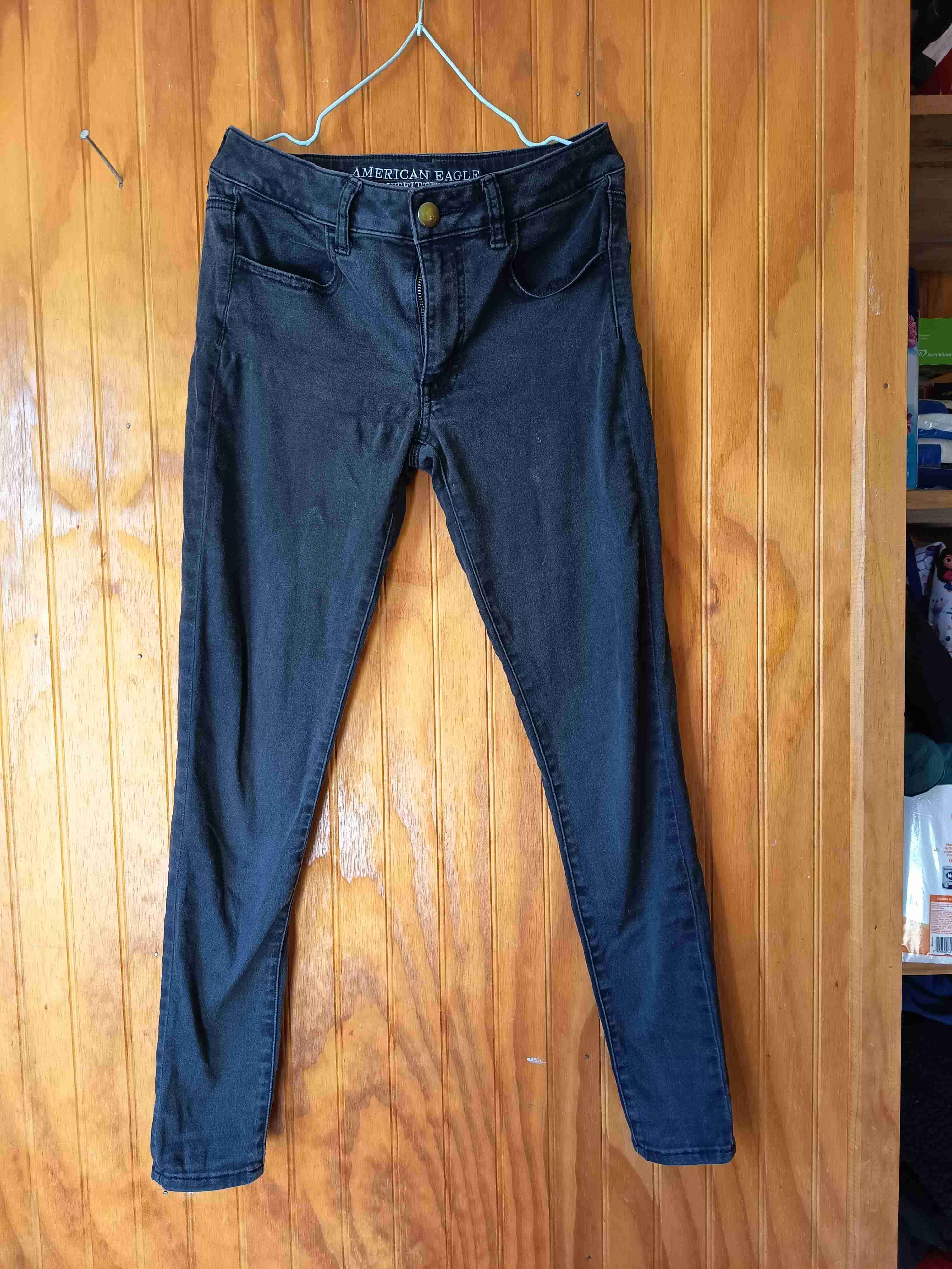 Pantalón negro con bolsillos - miniatura 4