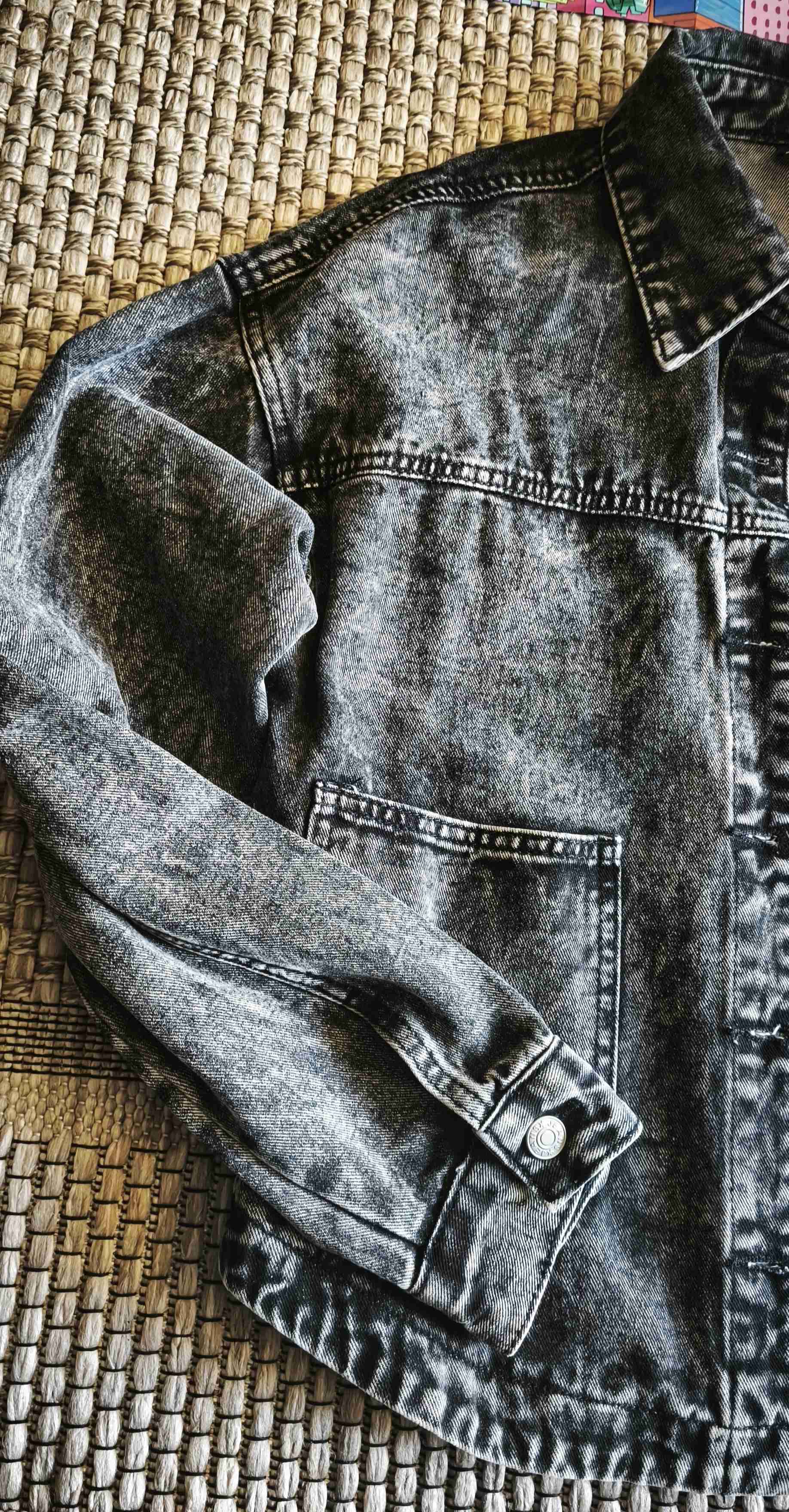 Chaqueta de mezclilla negra gastada - miniatura 2