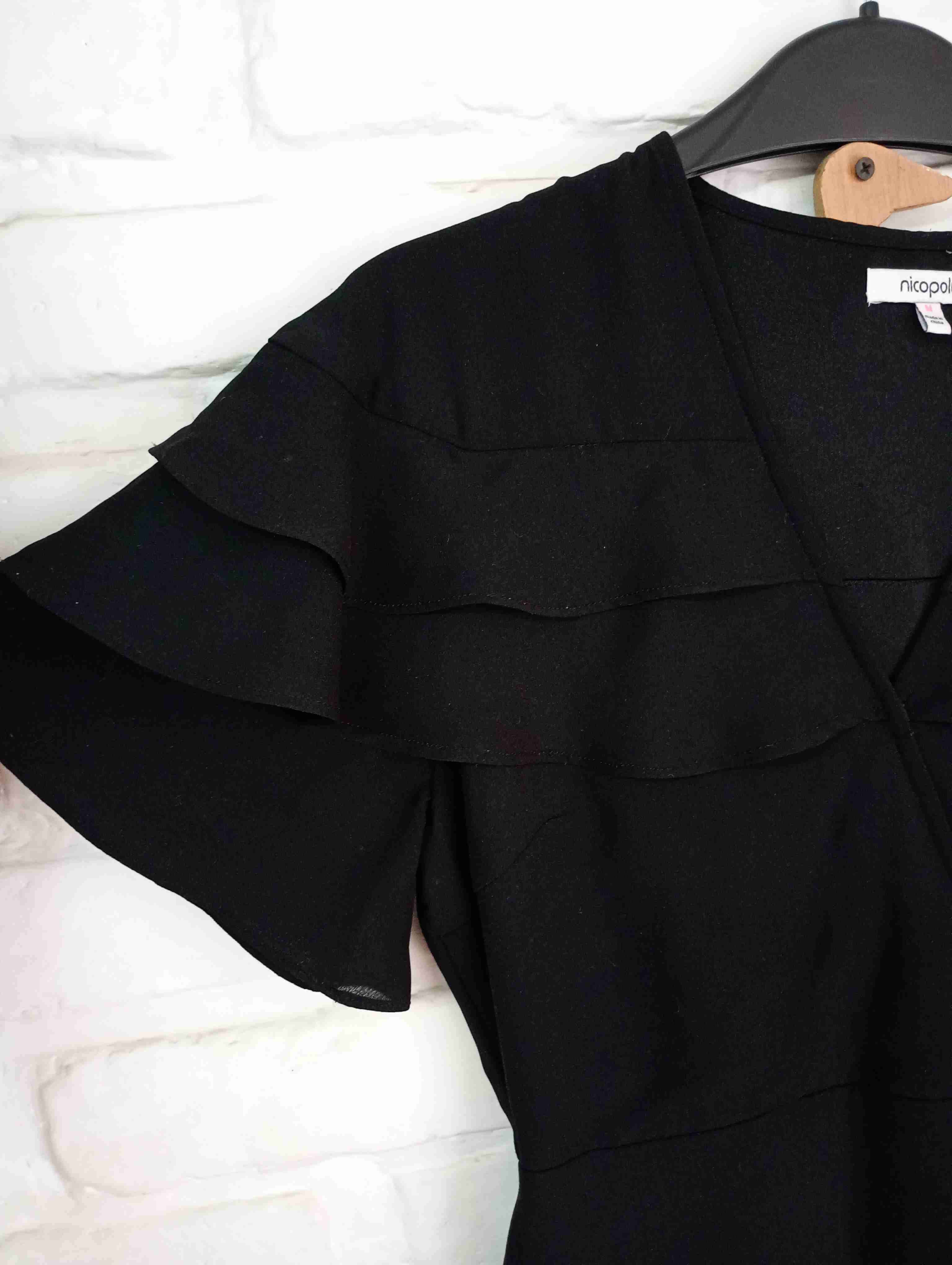 Vestido negro con vuelo - miniatura 3