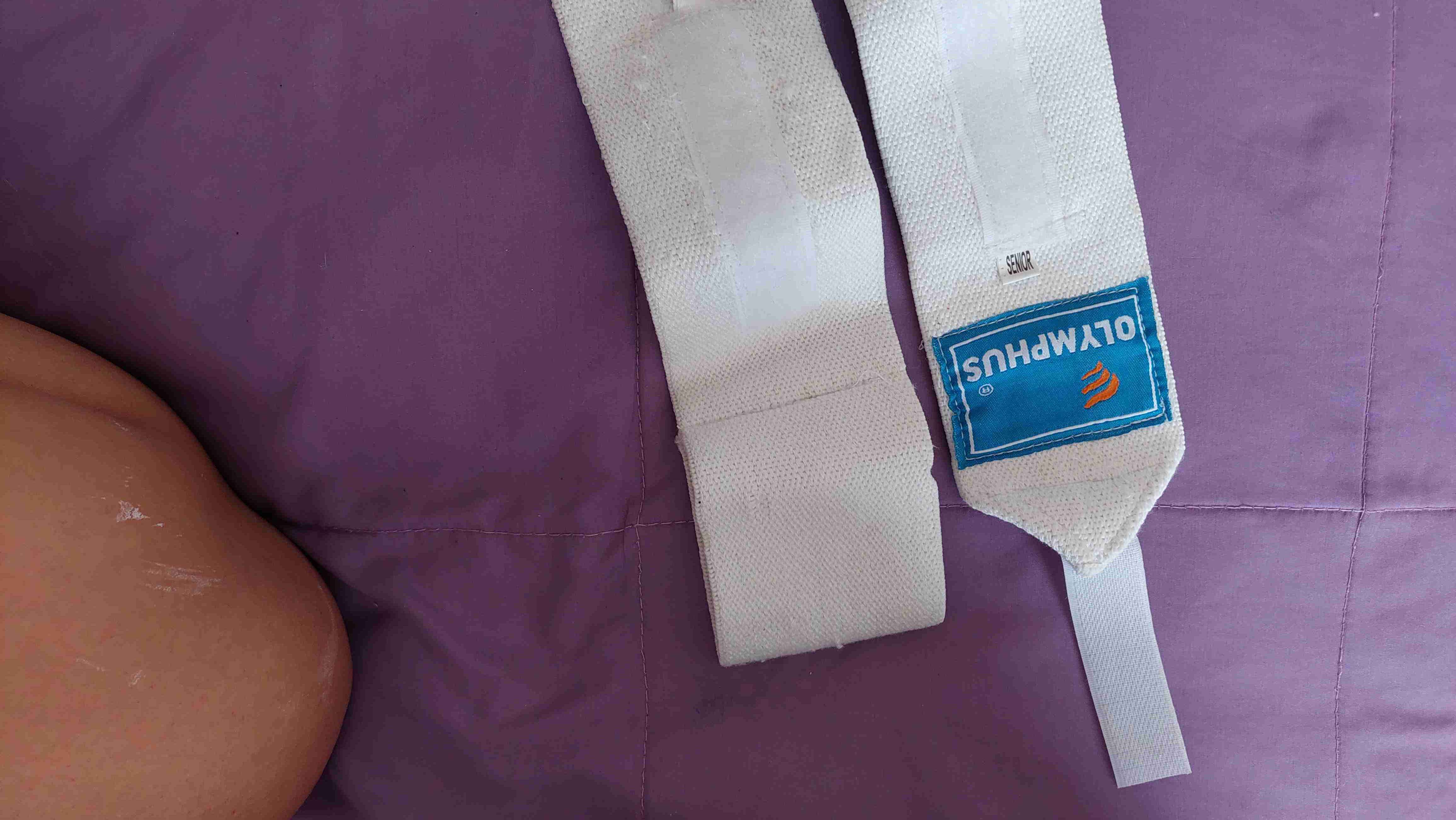 Muñequeras Olympus blancas - miniatura 4