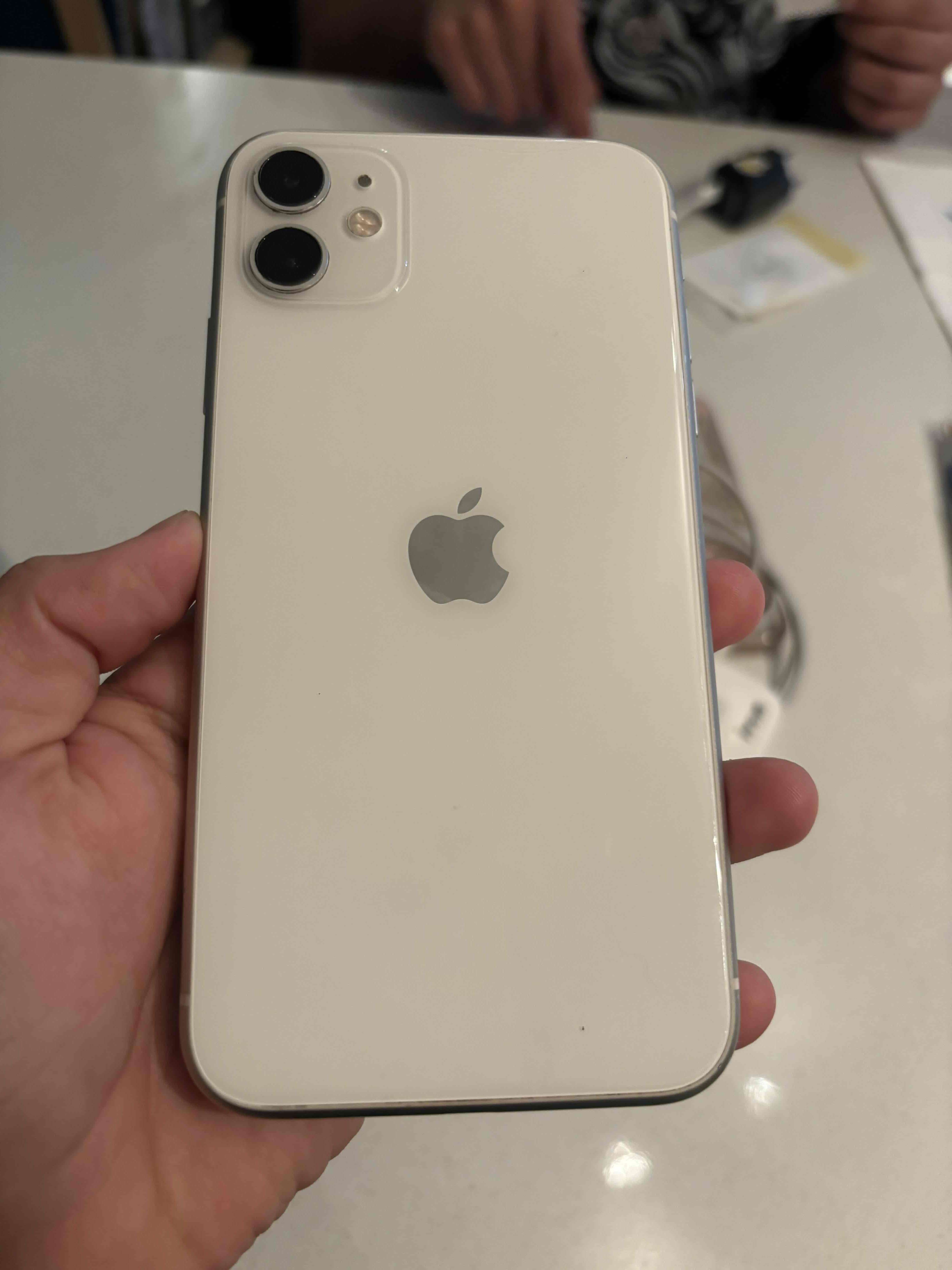 iPhone con accesorios - miniatura 3