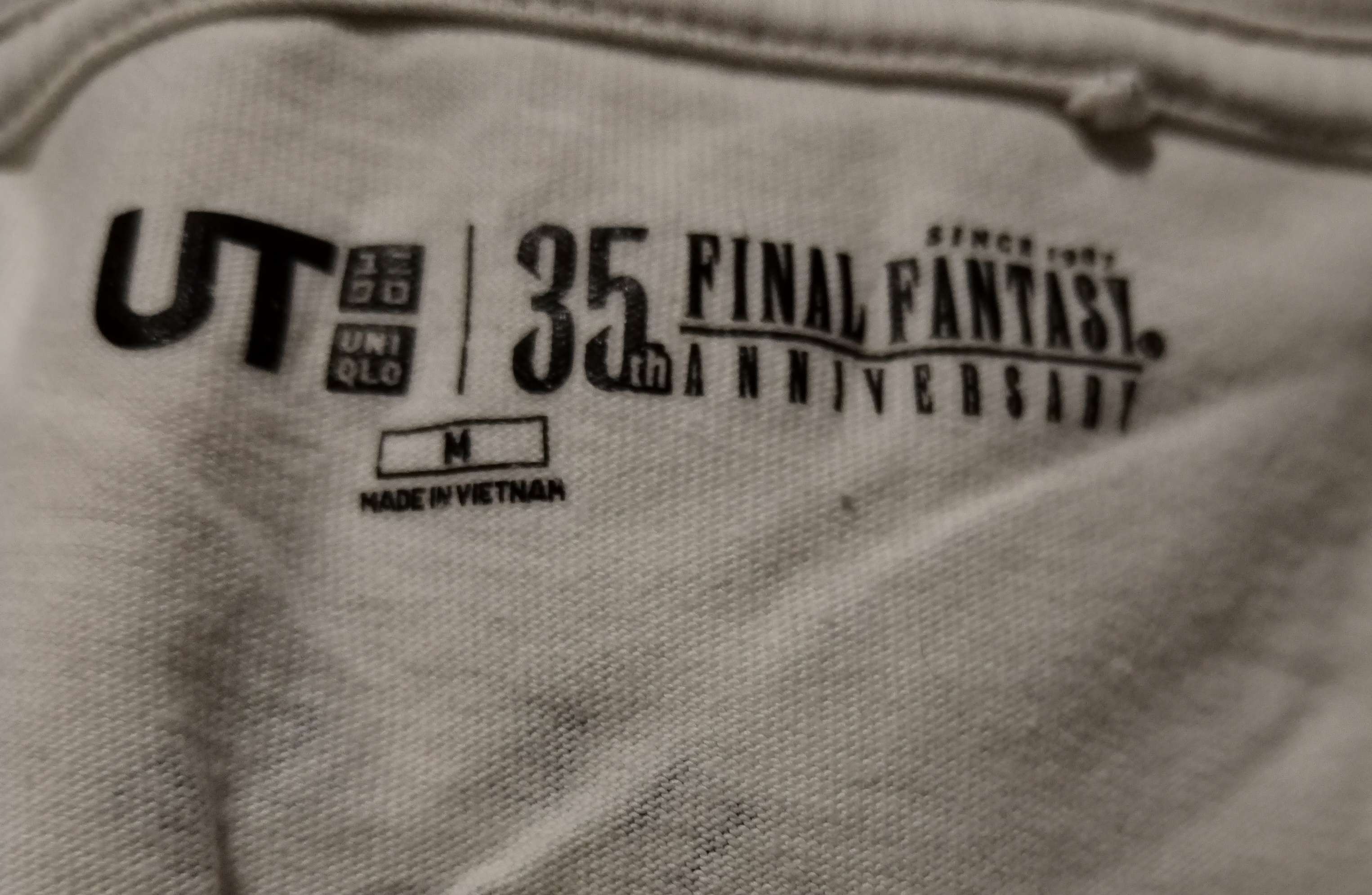 Polera Uniqlo UT Final Fantasy XIV Talla M - miniatura 3