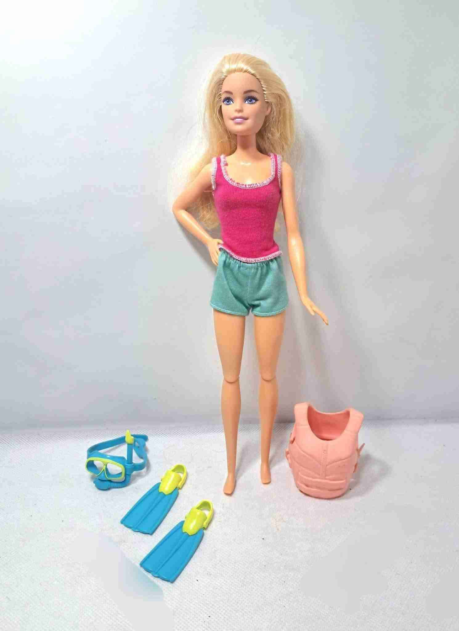 Muñeca Barbie con equipo de buceo - miniatura 2
