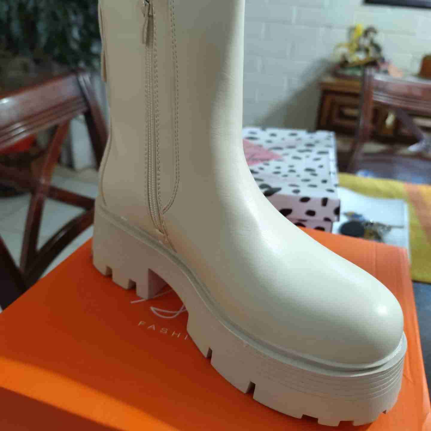 Botas blancas con plataforma - miniatura 1