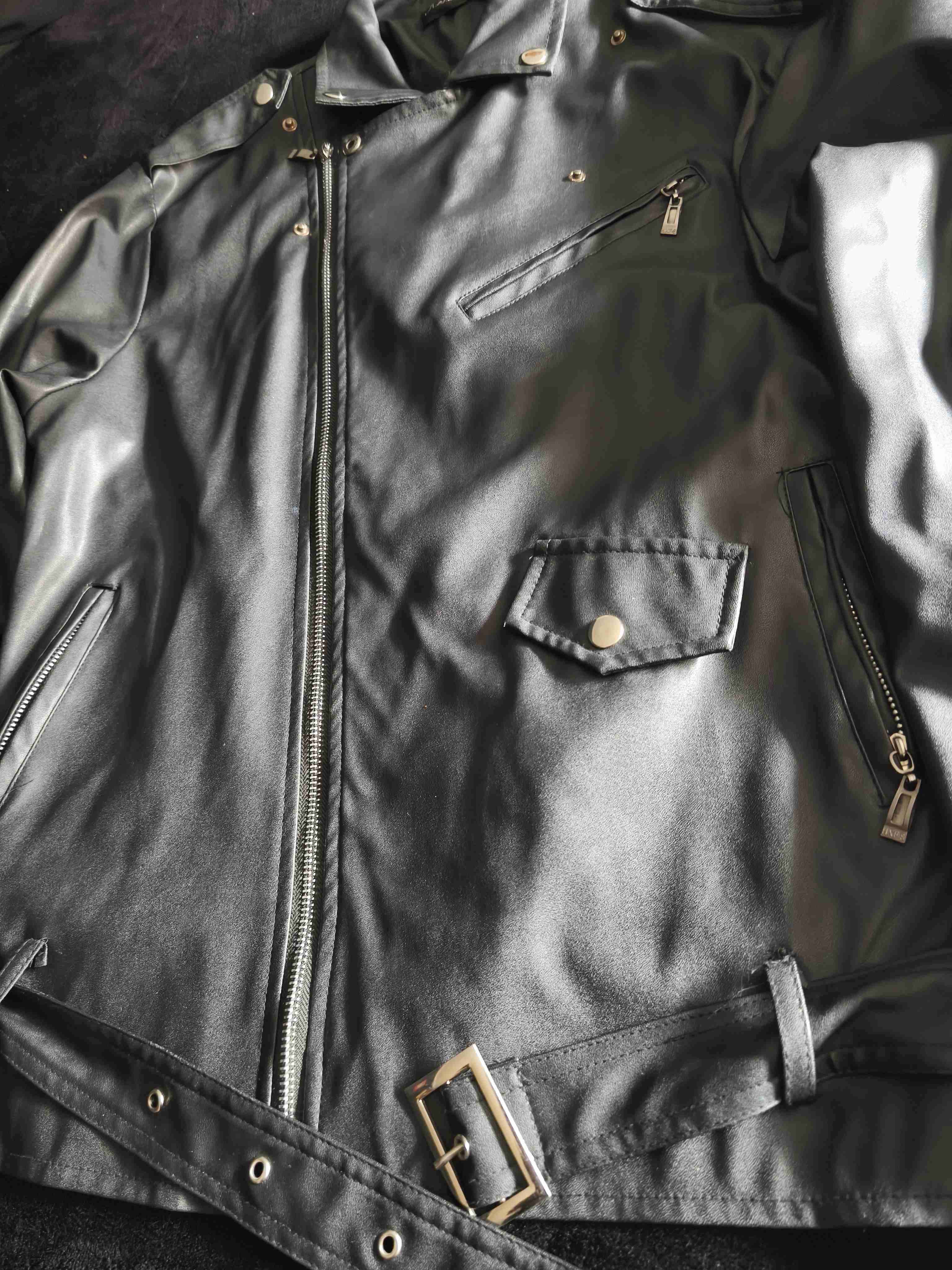 Chaqueta de cuerina negra M - miniatura 2