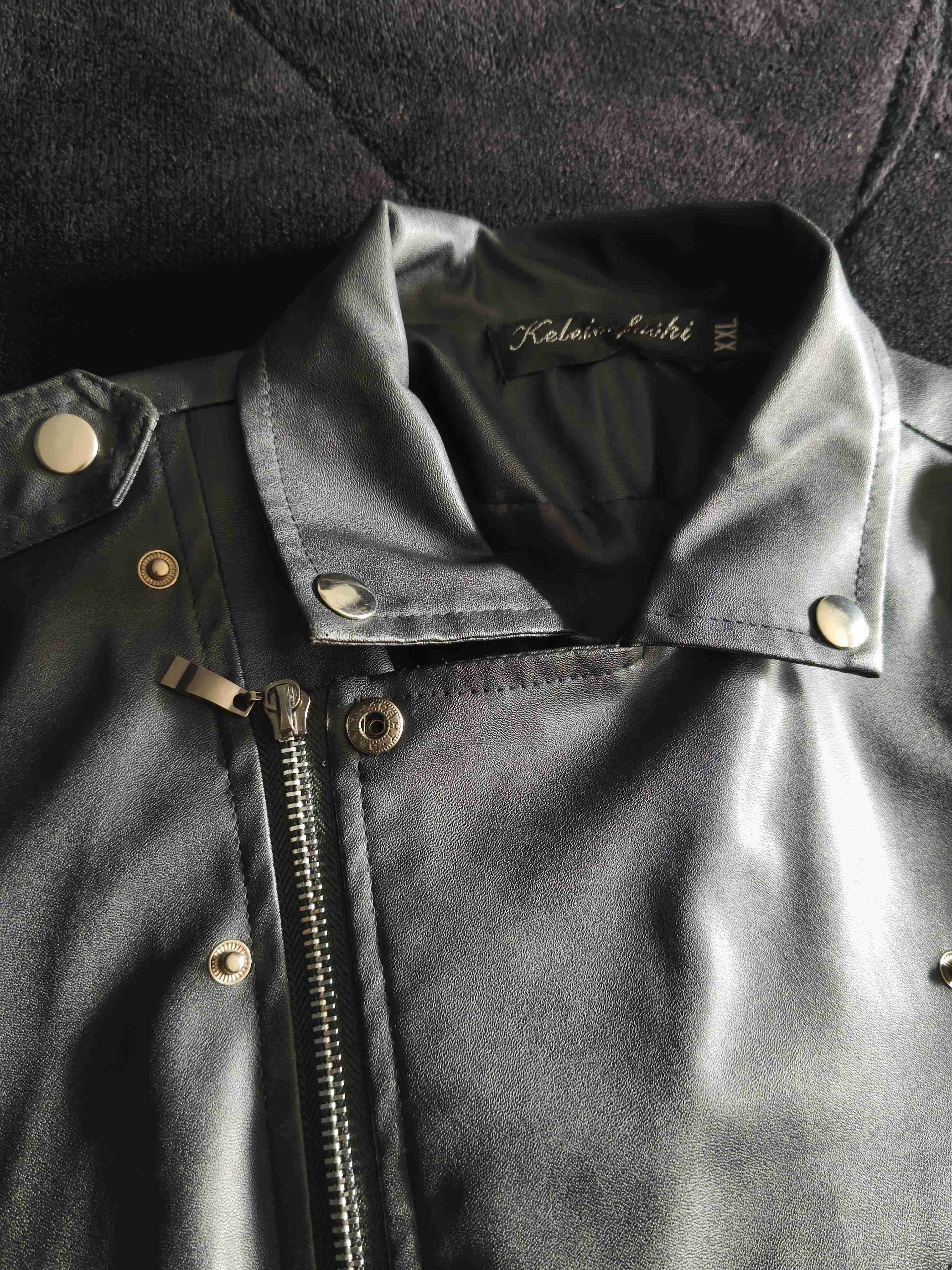 Chaqueta de cuerina negra M - miniatura 3