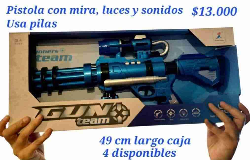 Pistola juguete con luces y sonidos - miniatura 1