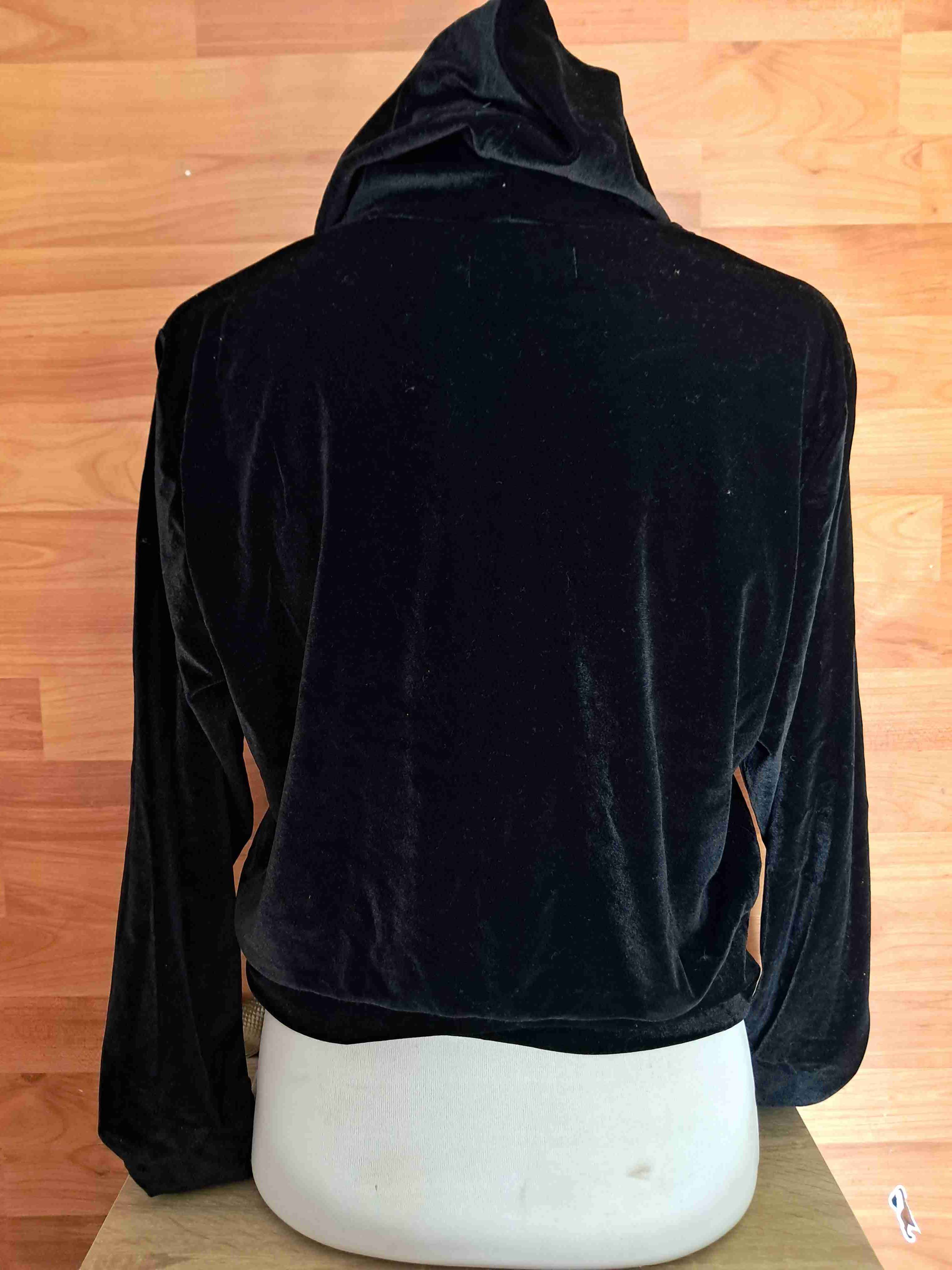 Polerón negro con capucha - miniatura 2