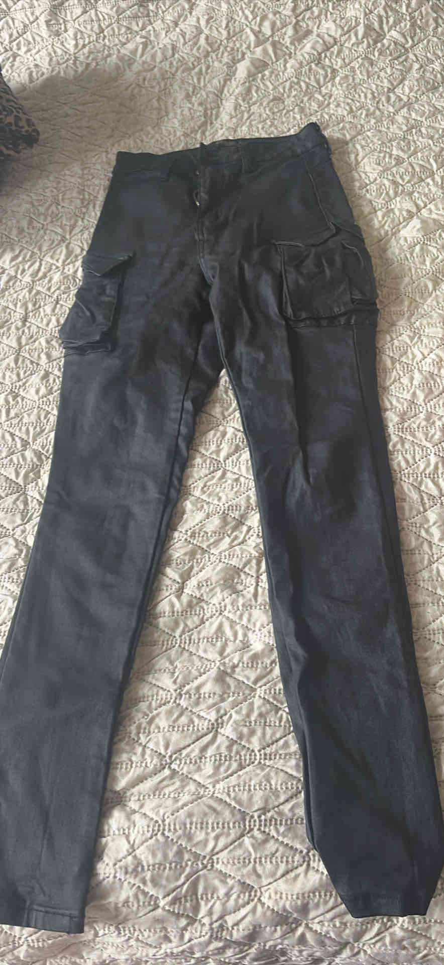 Pantalones cargo negros - miniatura 1