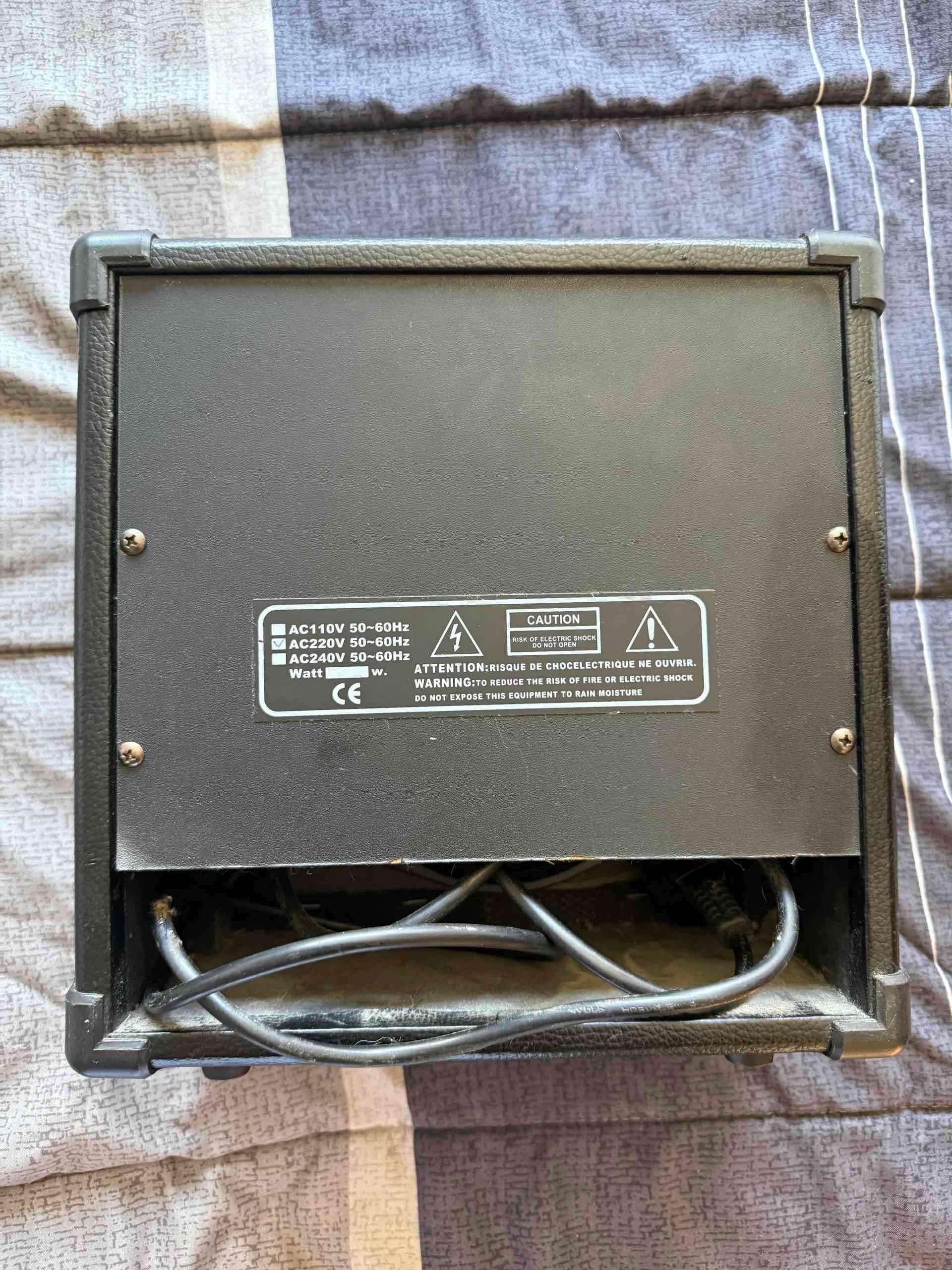 Amplificador Memphis GA-15W - miniatura 2