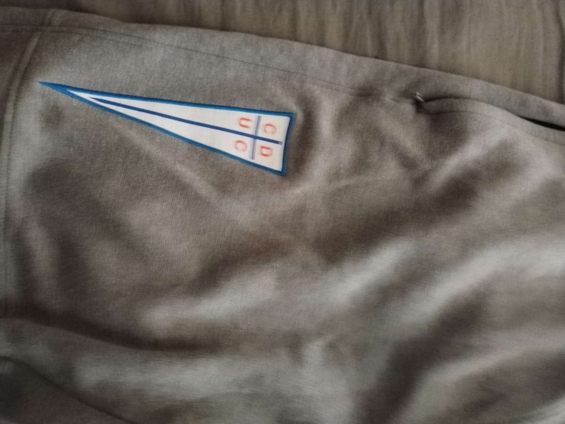 Pantalón  Universidad Católica (UC) Talla M - miniatura 3