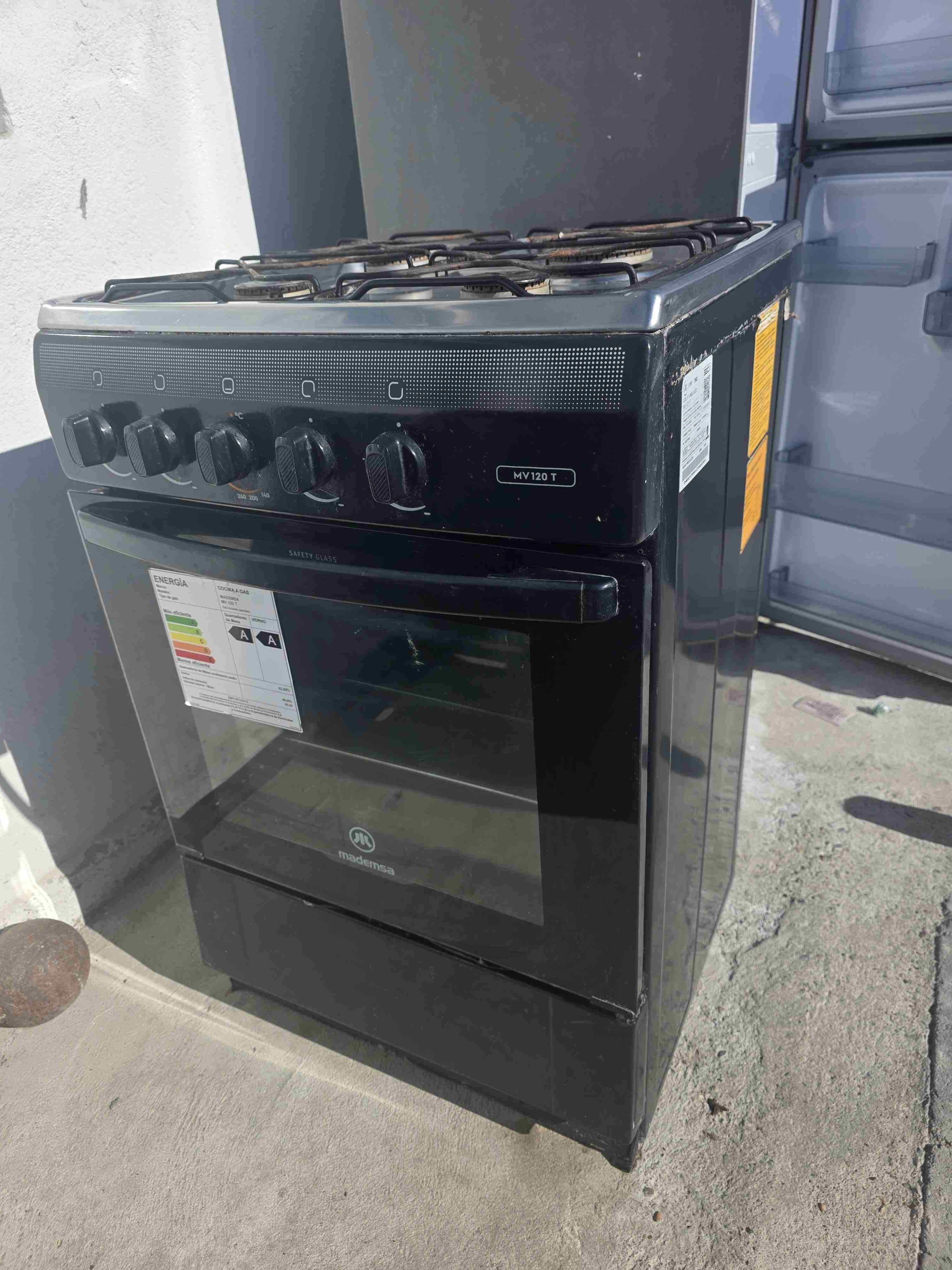 Cocina a gas negra - miniatura 2