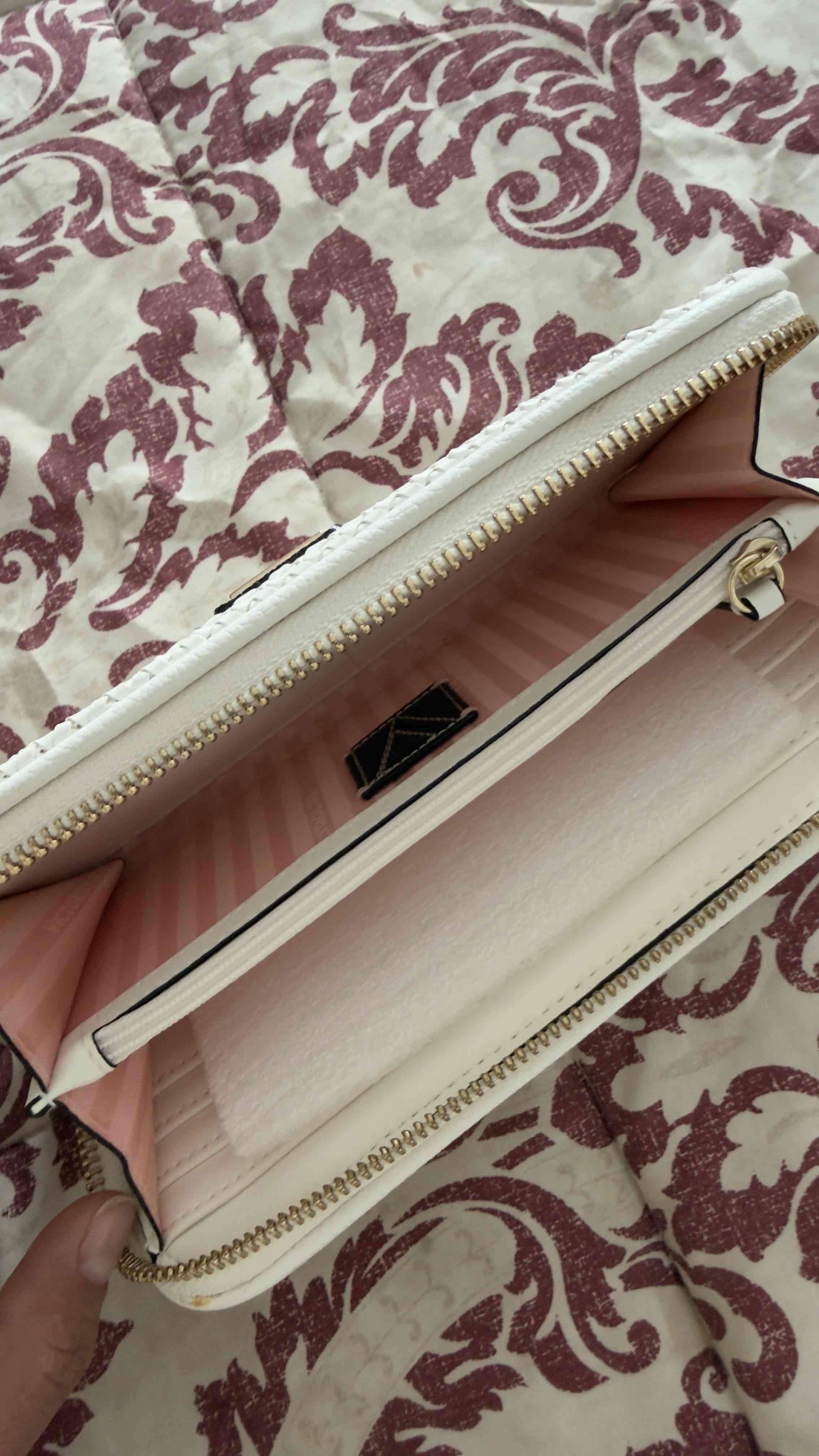 Billetera Victoria’s Secret blanca - miniatura 4