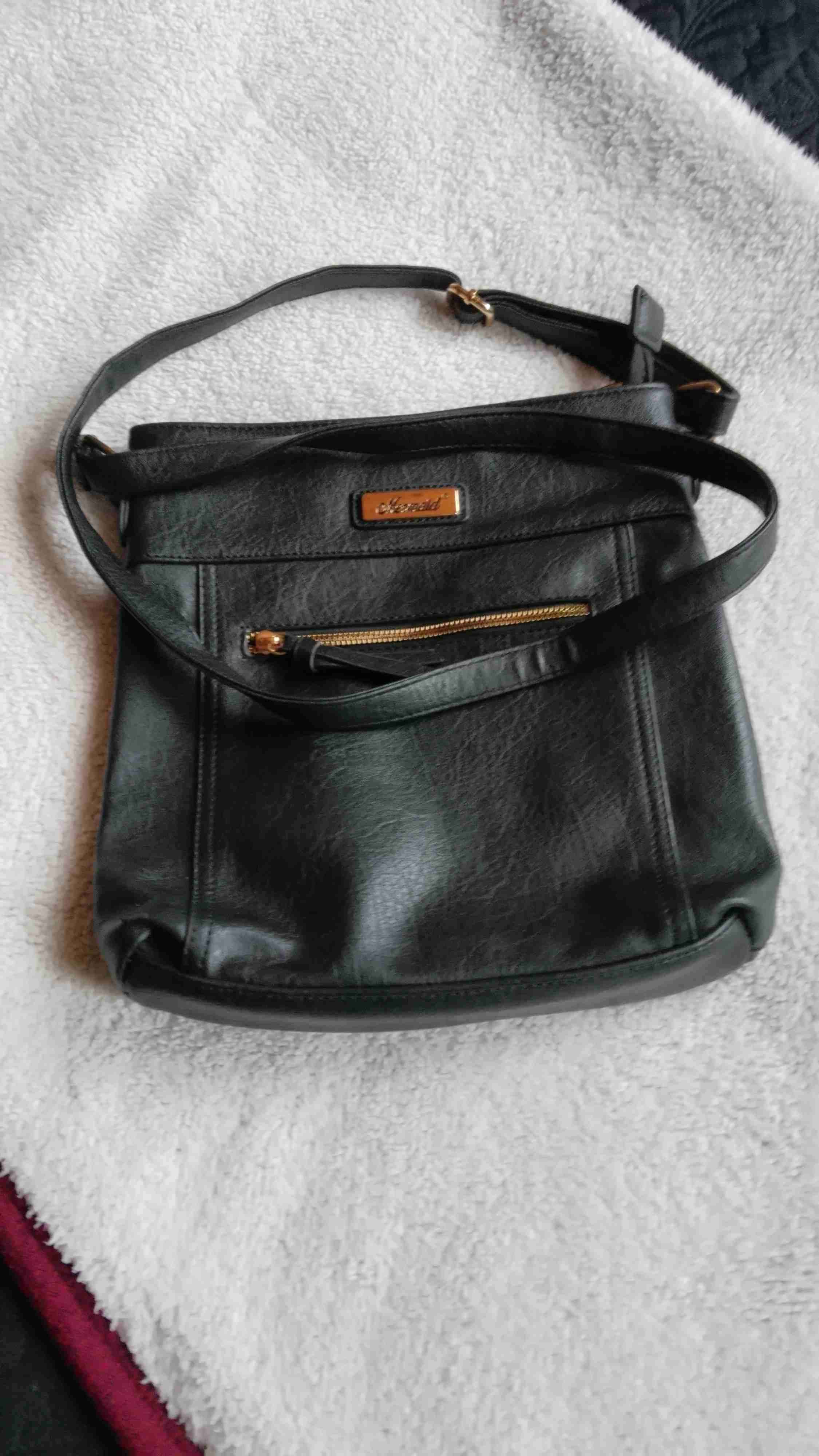 Cartera negra  semi nueva un solo uso - miniatura 1