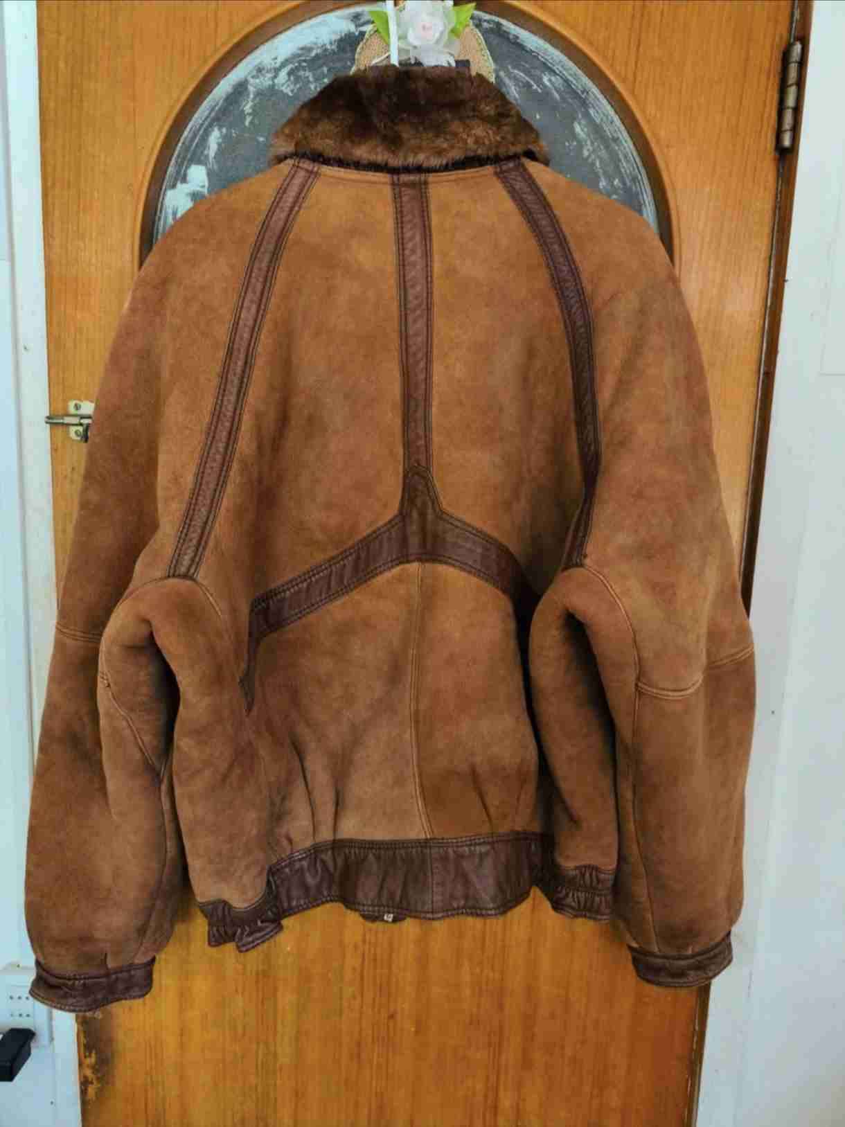 Chaqueta de cuero y chiporro - miniatura 5