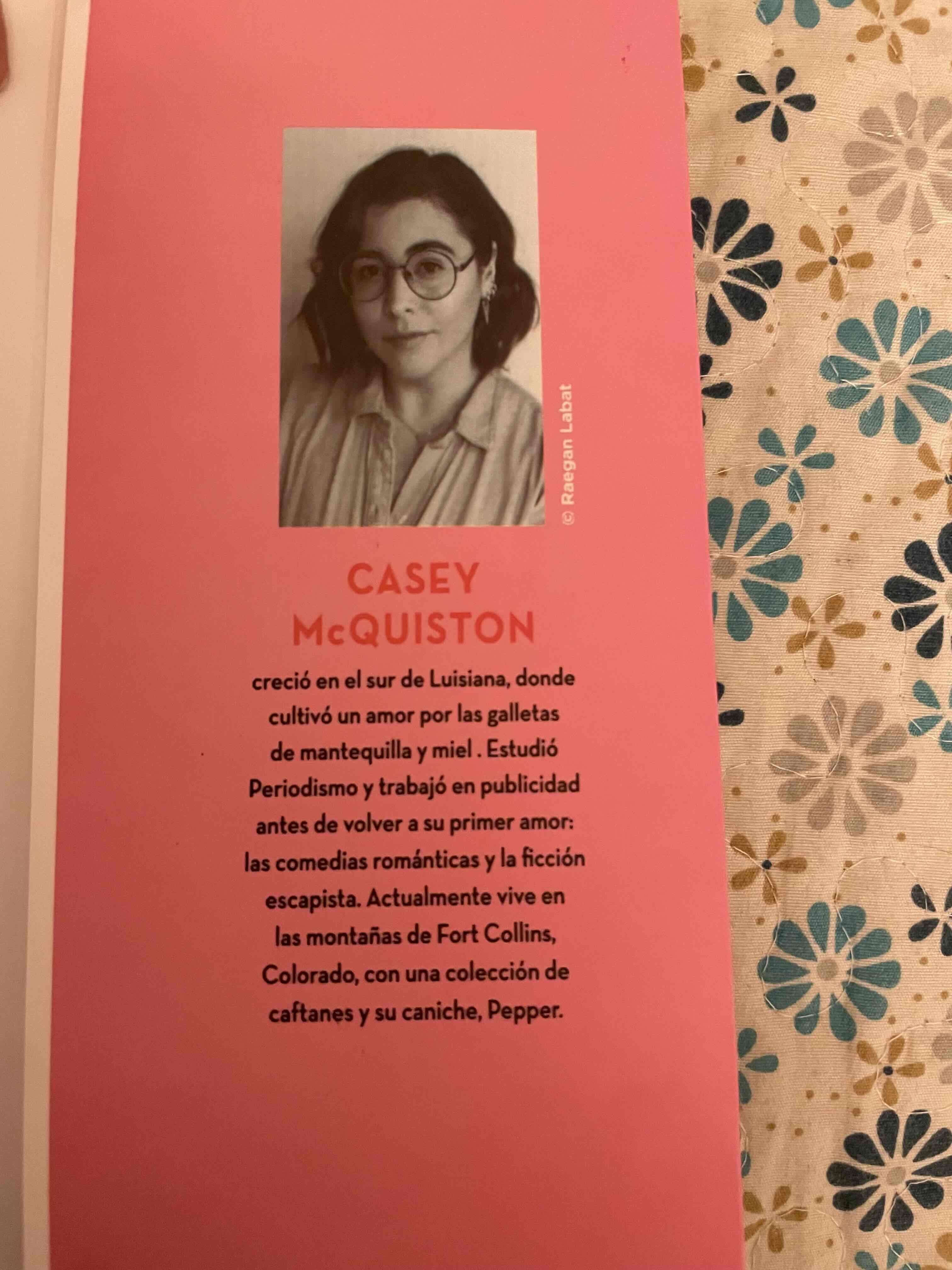 Libro 'Rojo, Blanco y Sangre Azul' - miniatura 4