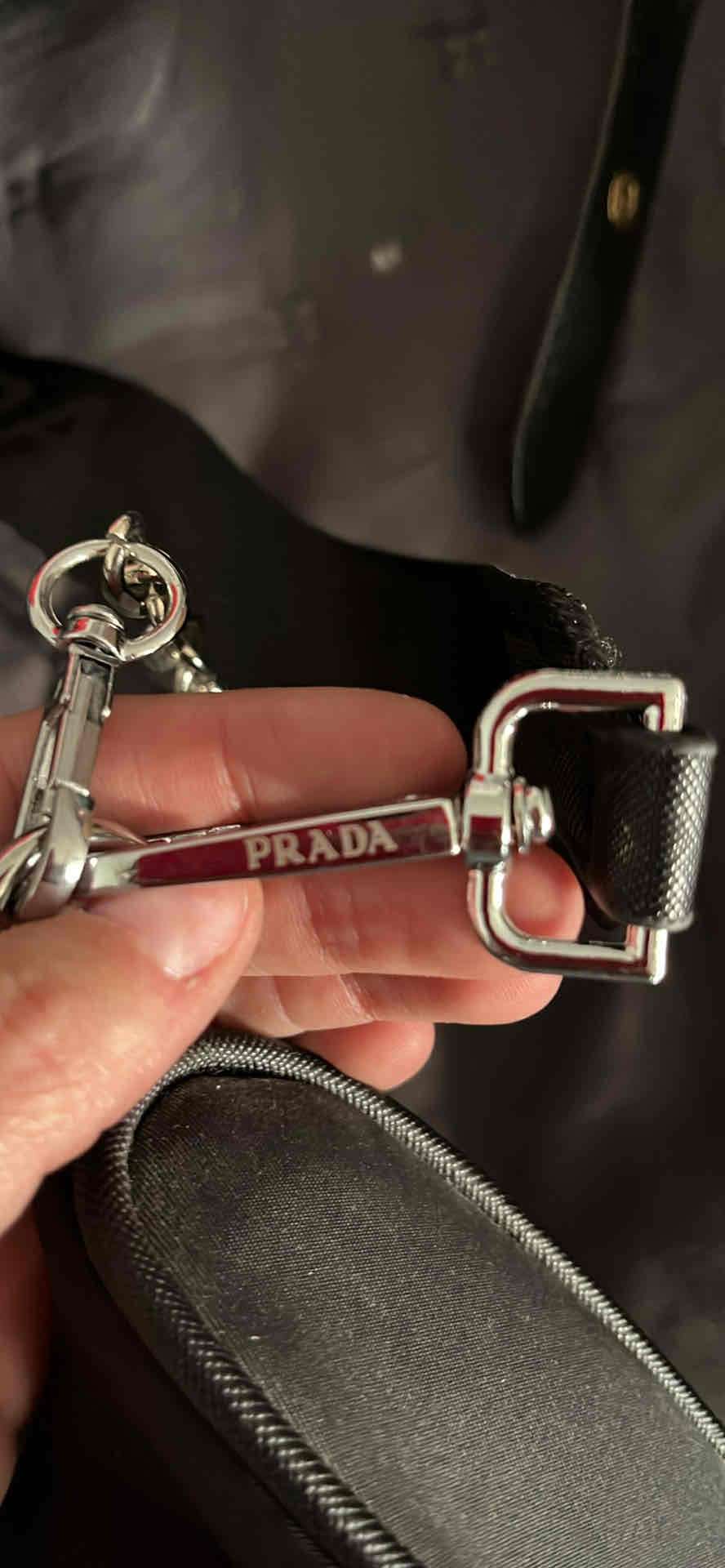 Bolso negro con cadena - miniatura 4