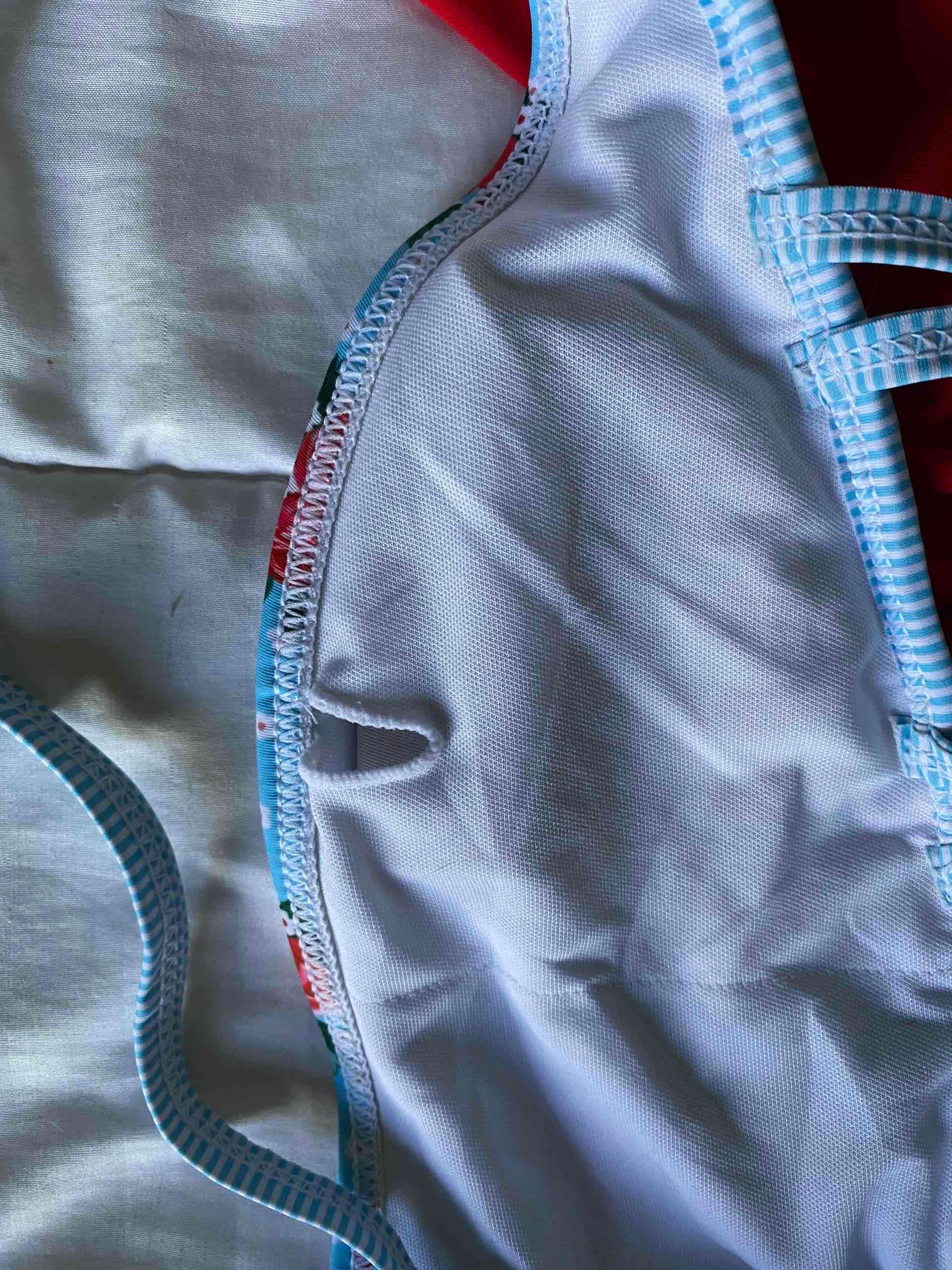 Traje de baño flores con volantes - miniatura 2