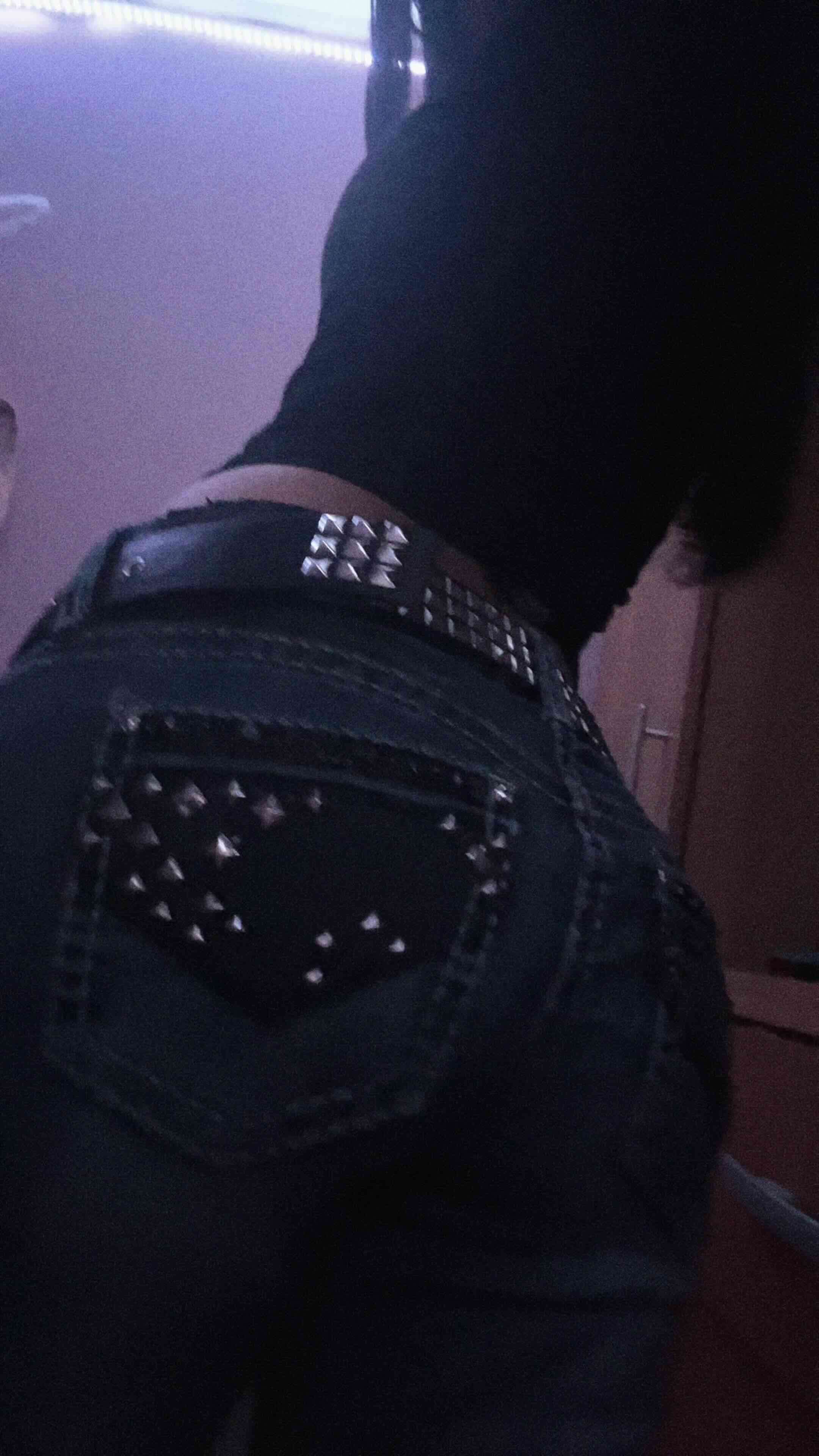 Jeans ajustados con tachas - miniatura 2