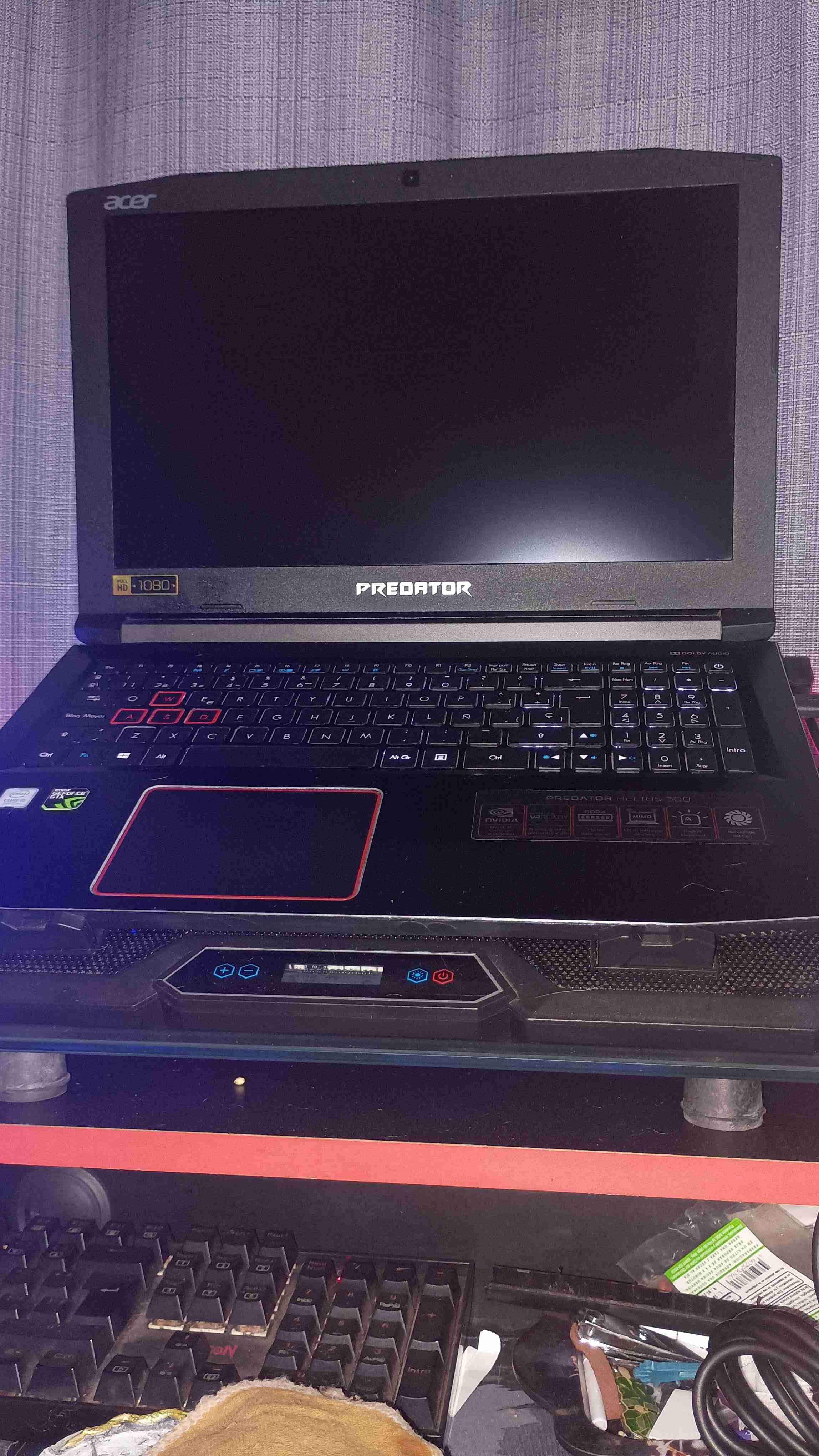 Laptop Acer Predator gamer - miniatura 1