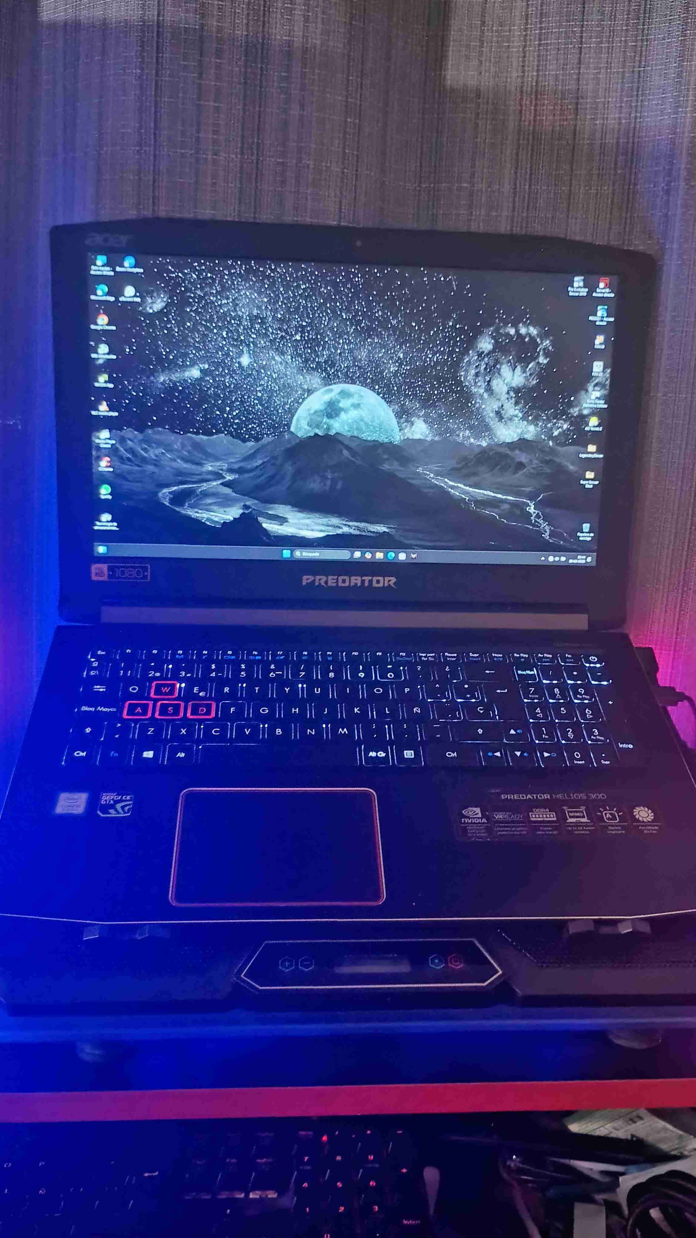 Laptop Acer Predator gamer - miniatura 2
