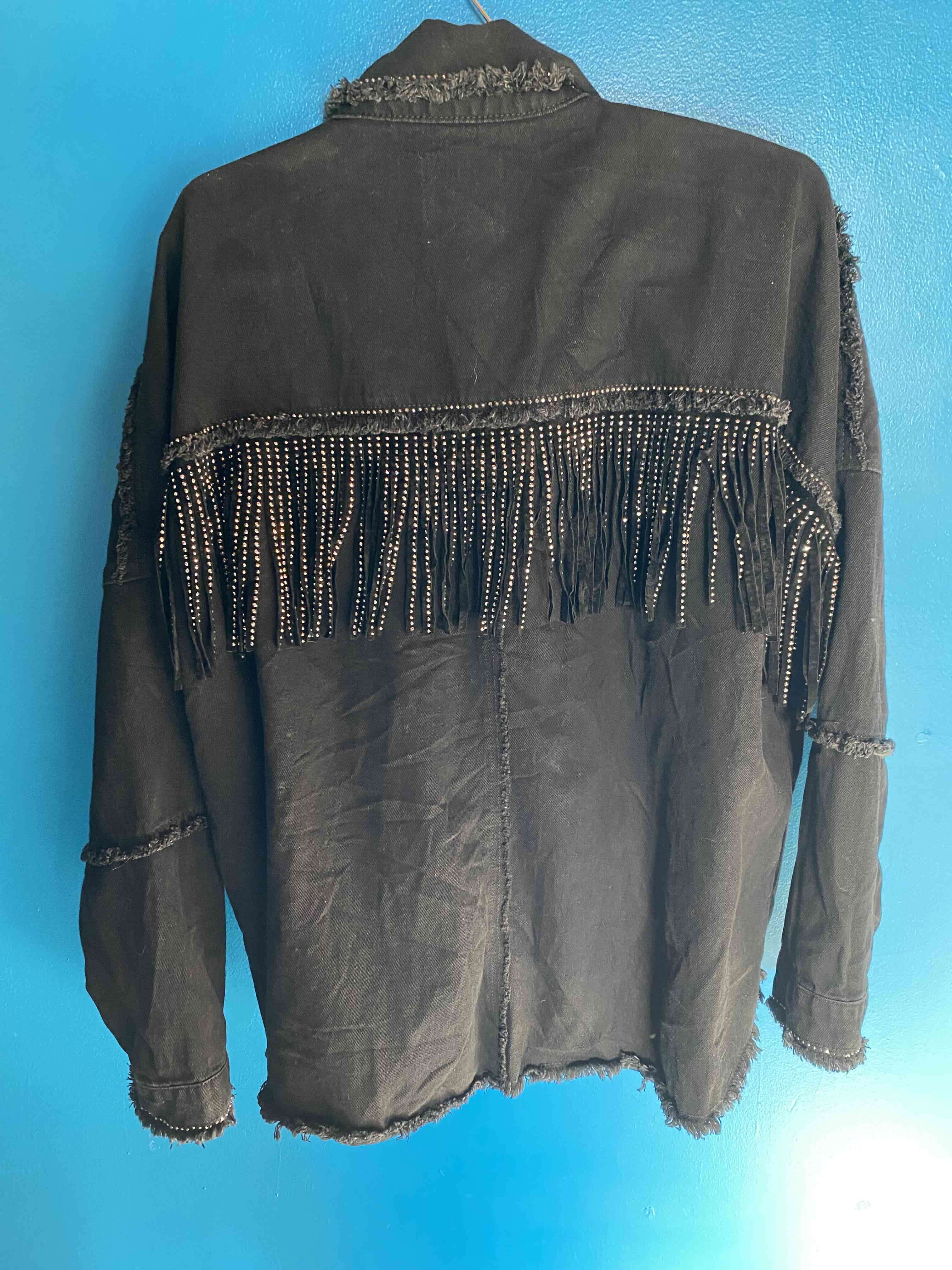 Chaqueta negra con flecos - miniatura 2