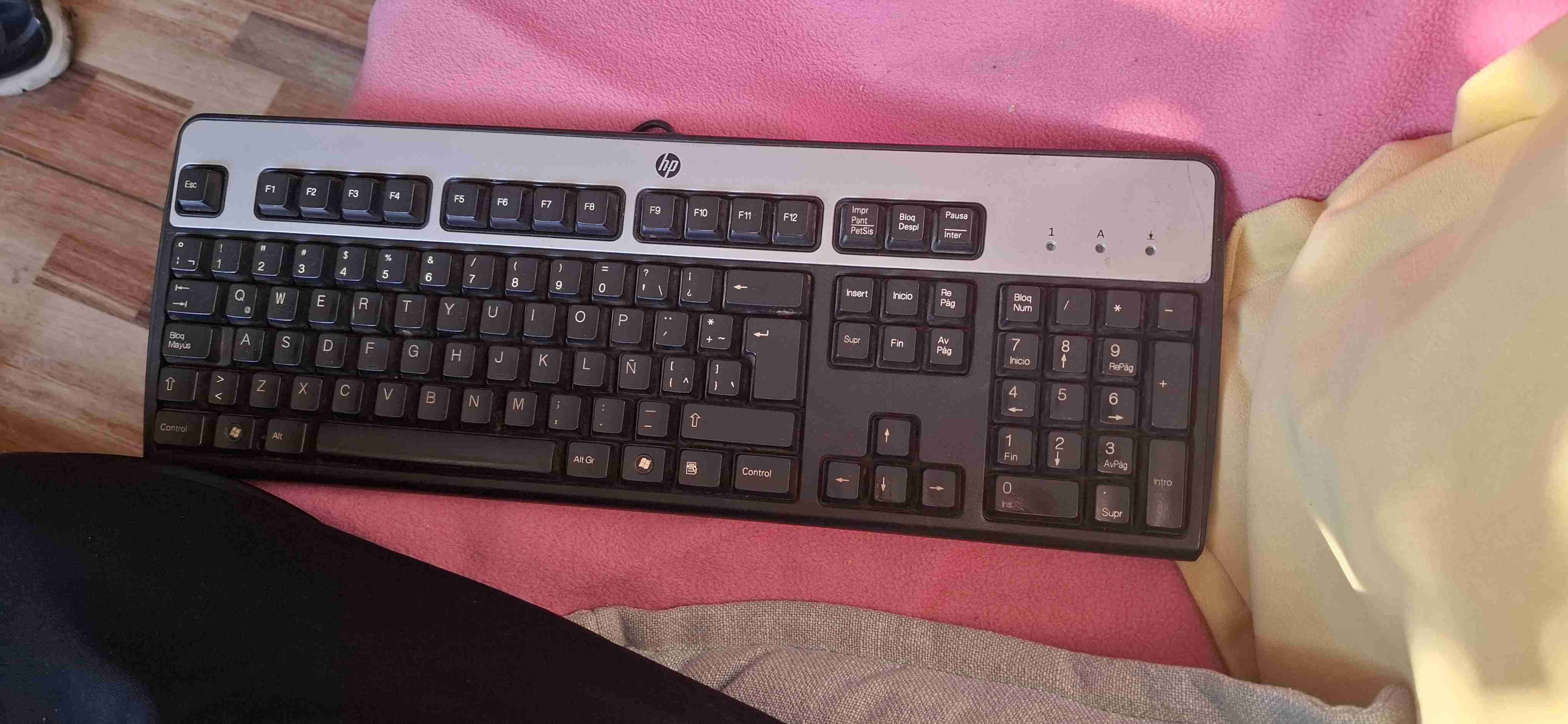 Teclado HP QWERTY en buen estado