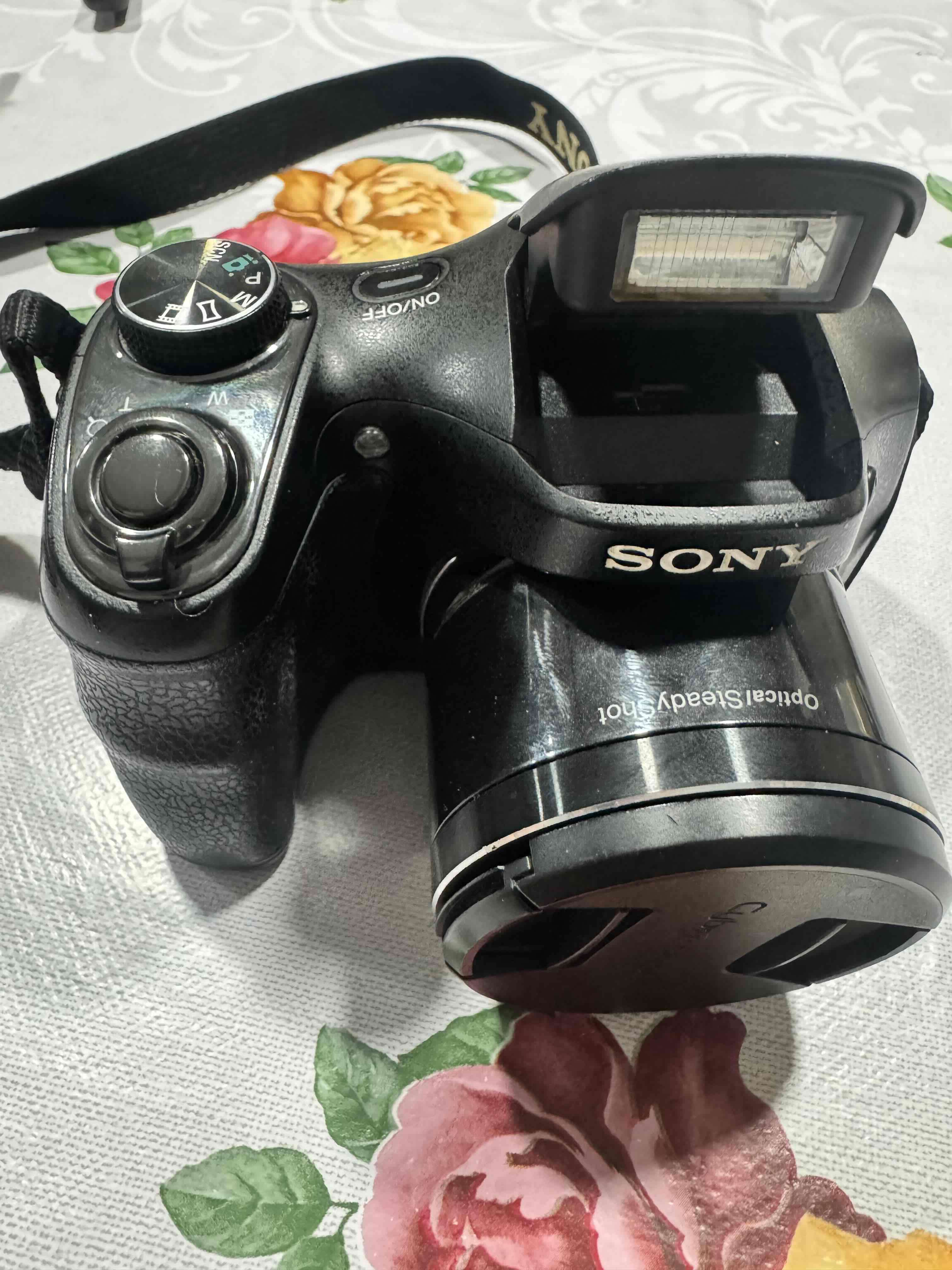 Cámara Sony con flash integrado - miniatura 1