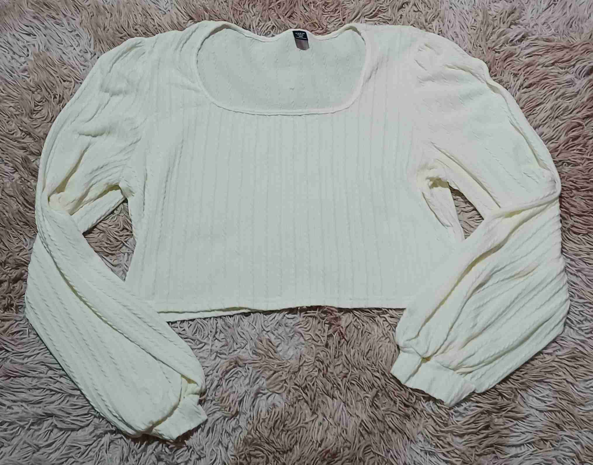 Blusa blanca con mangas largas - miniatura 2