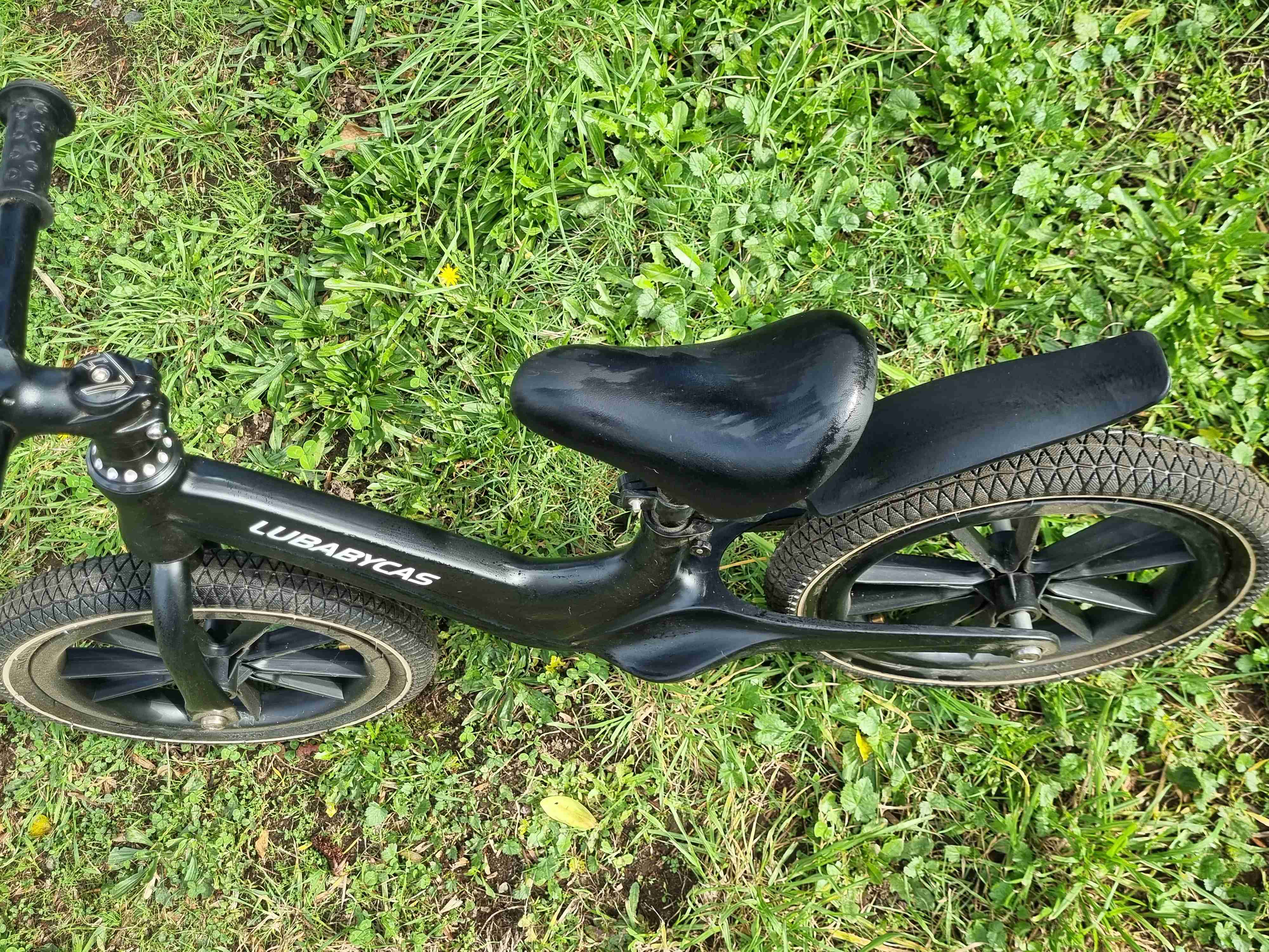 Bicicleta de equilibrio infantil negra - miniatura 3