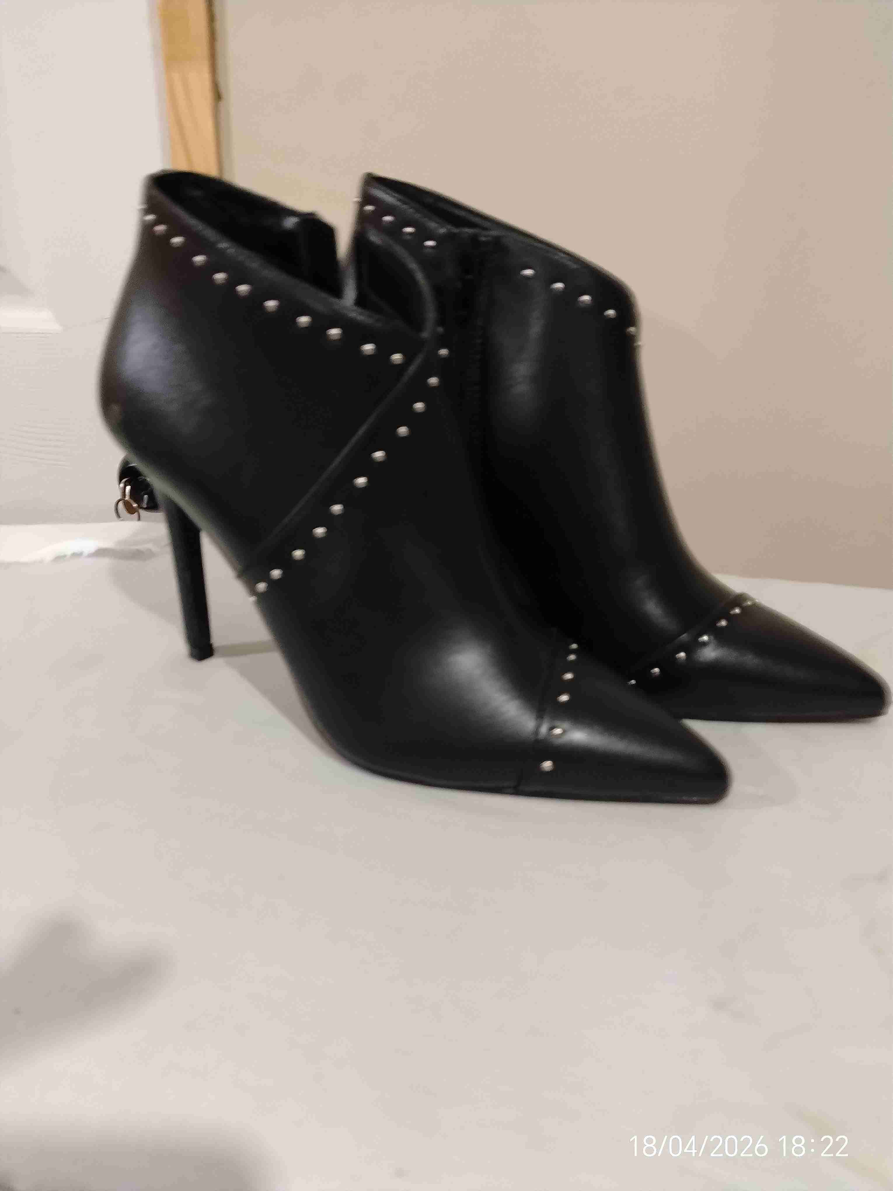 Botines negros con tachas bata - miniatura 2