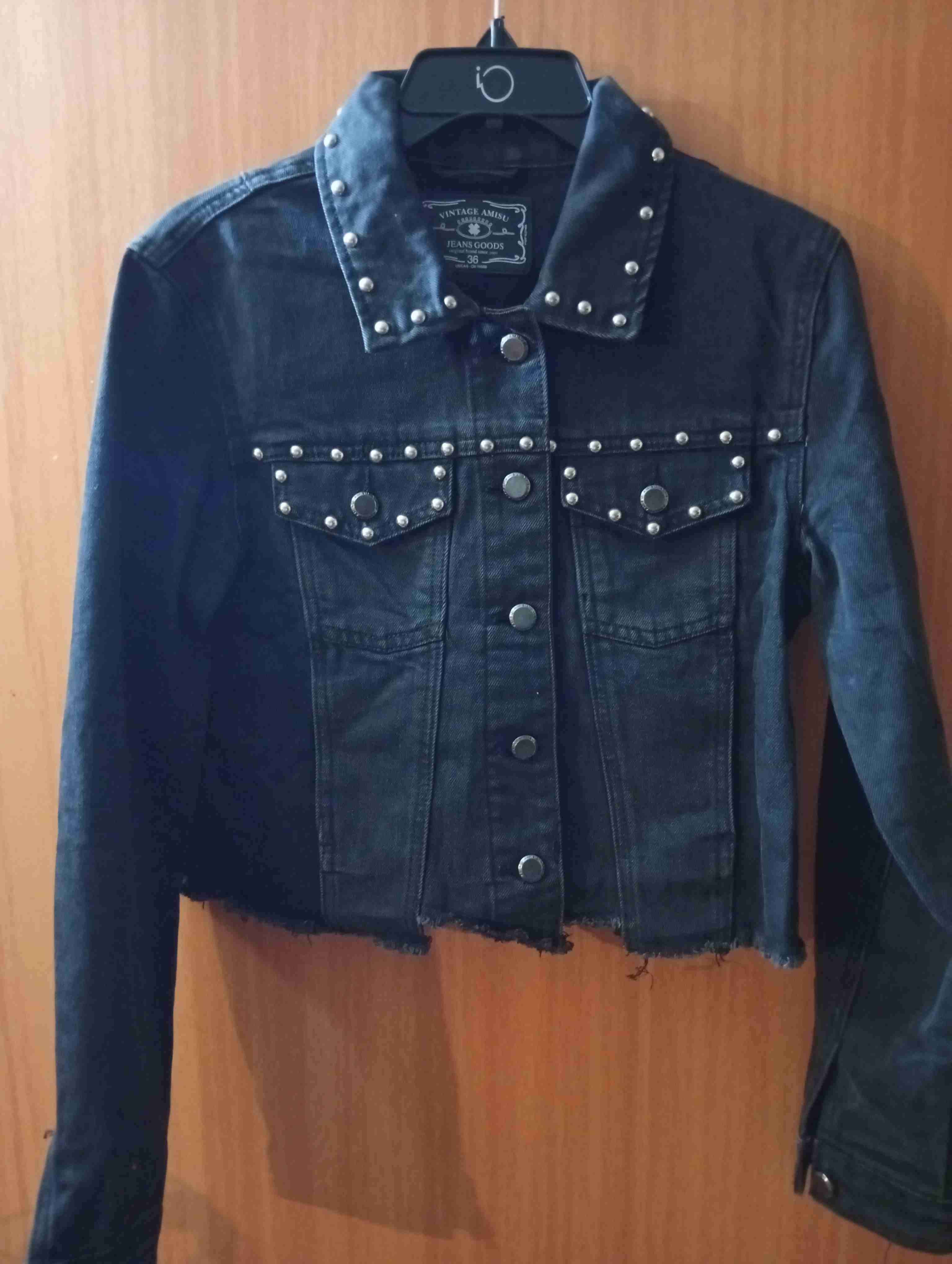 Chaqueta vaquera negra con tachas - miniatura 1