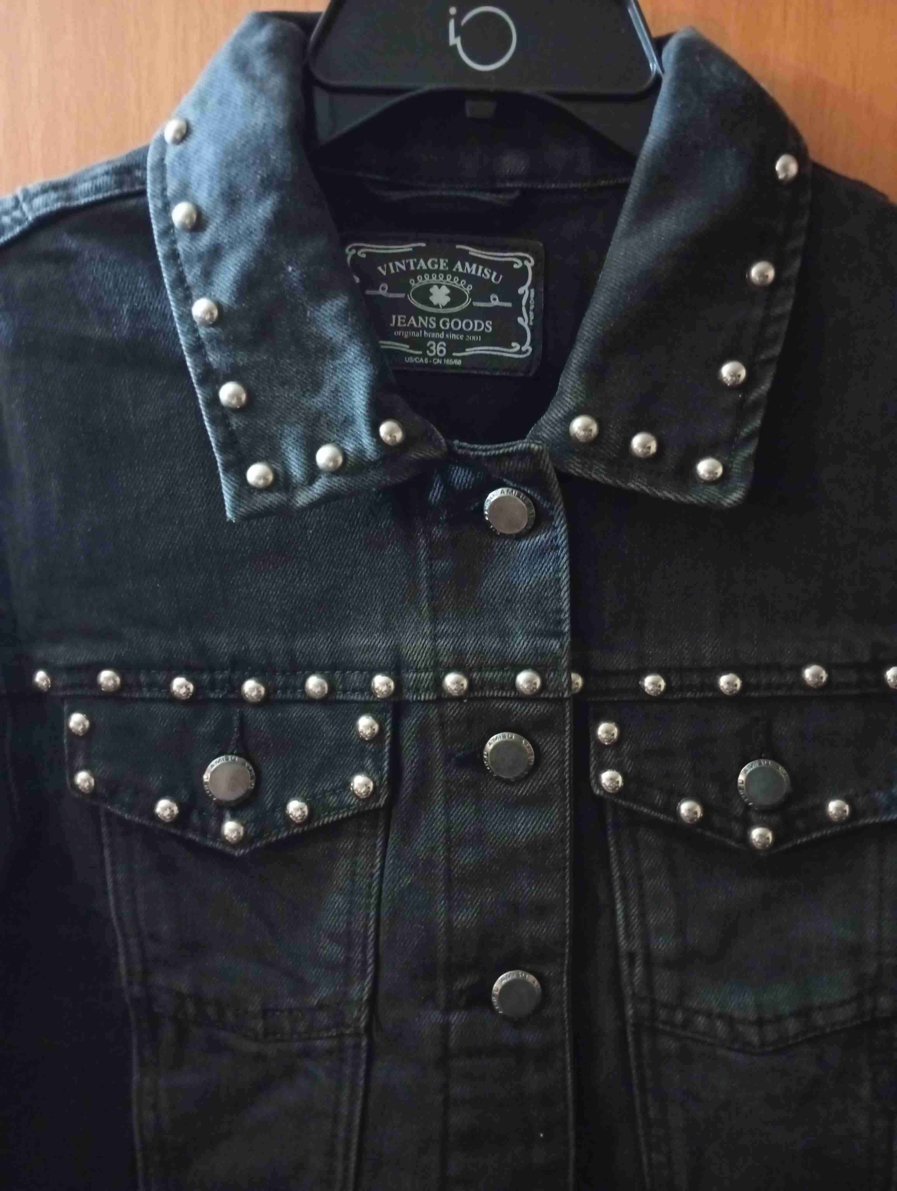 Chaqueta vaquera negra con tachas - miniatura 2