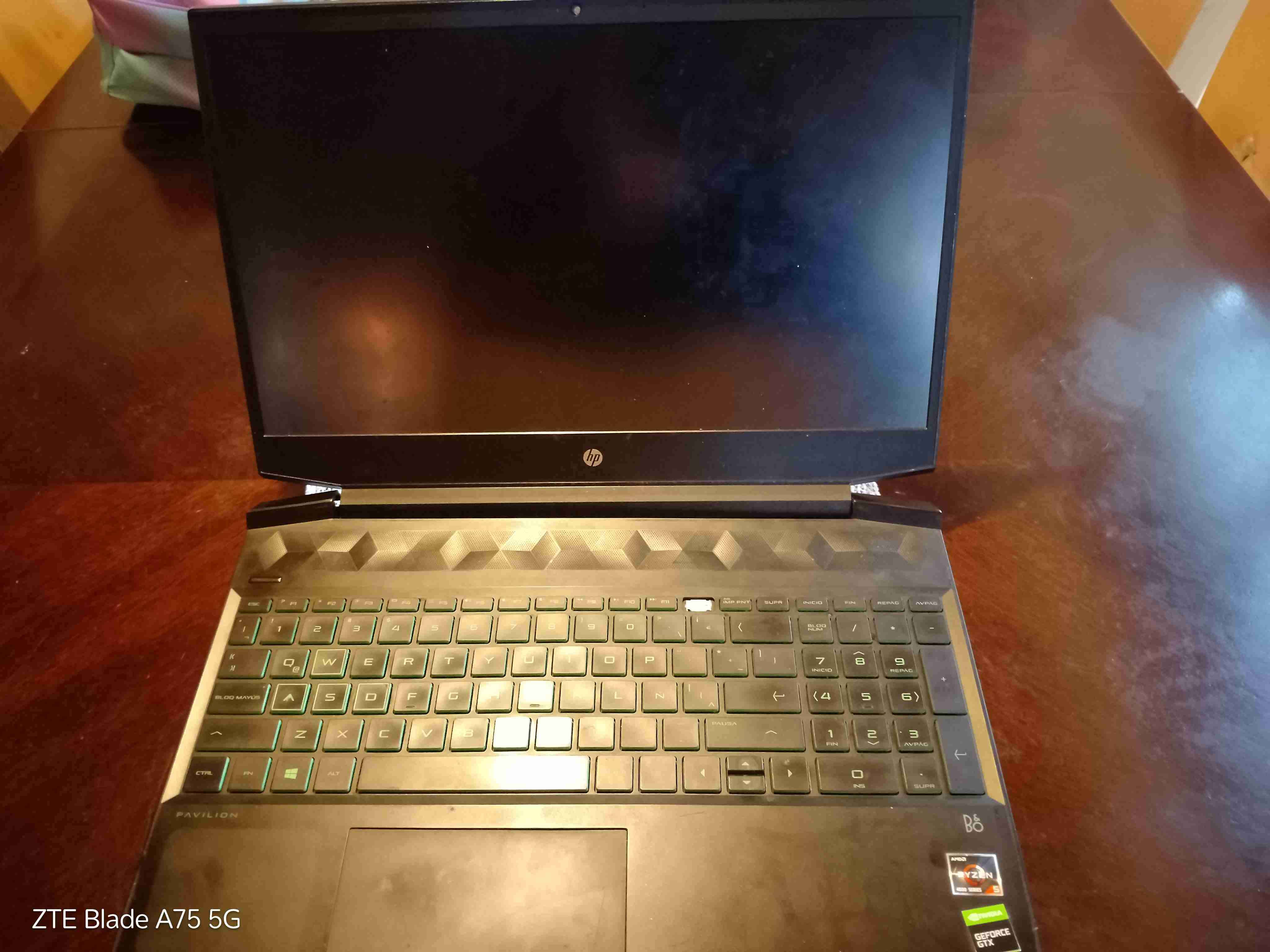 Laptop HP Pavilion 15.6 pulgadas - miniatura 1