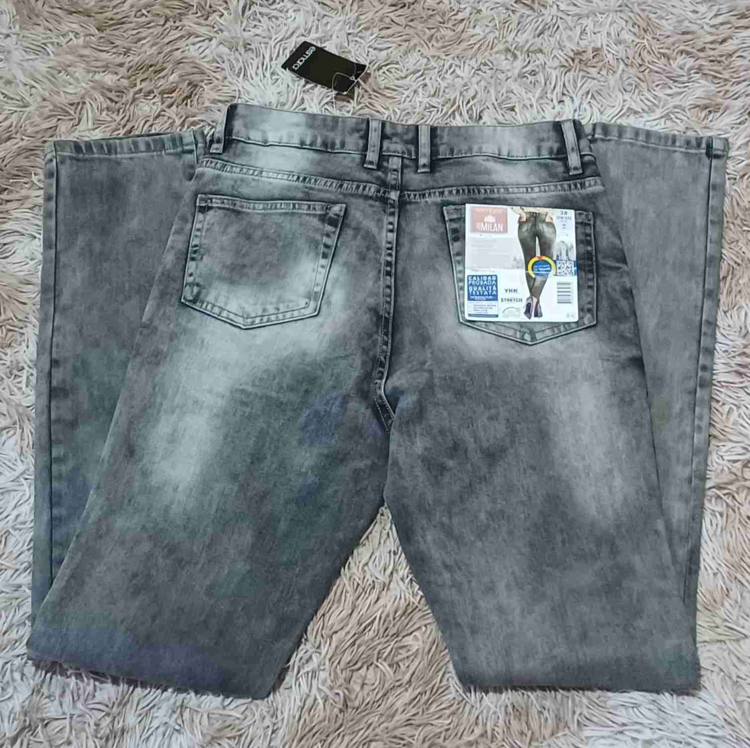 Jeans desgastados grises estilo casual - miniatura 2