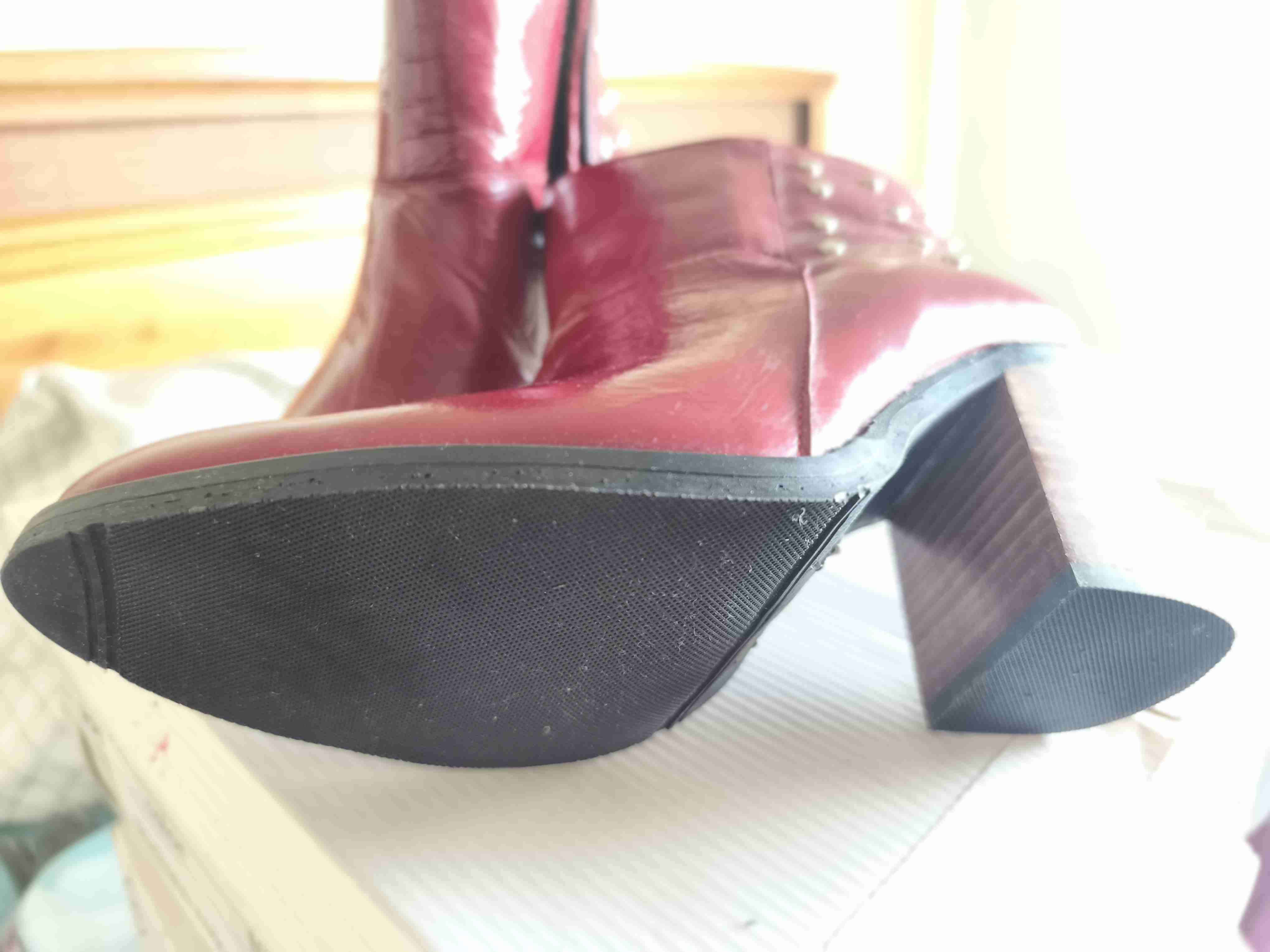Botines rojos de cuero y tachas - miniatura 6