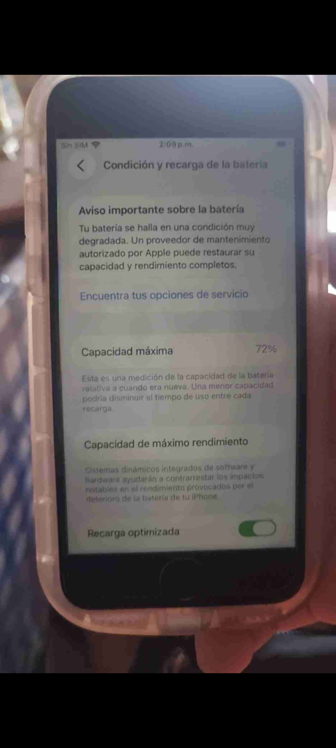 Celular con carcasa protectora - miniatura 2