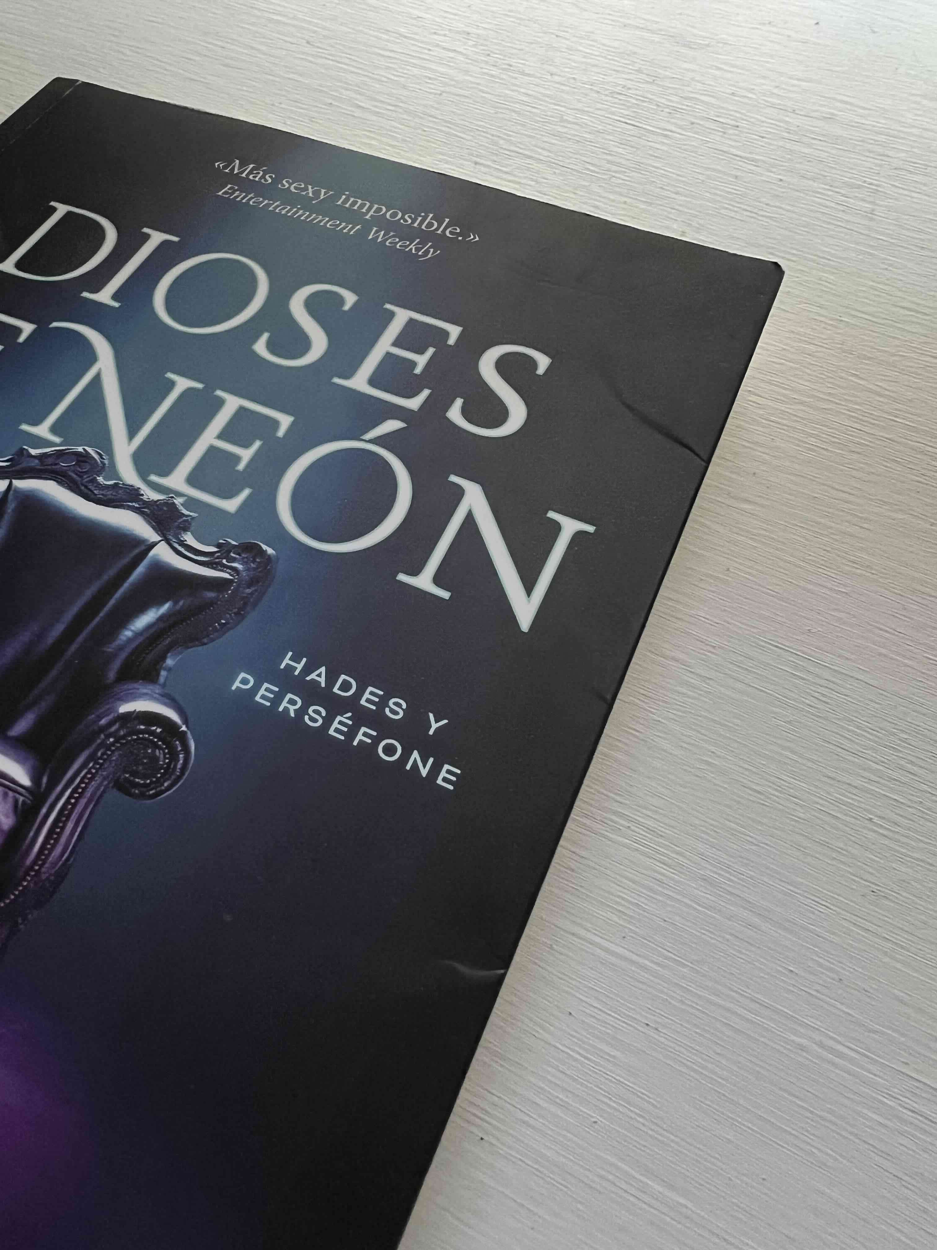 Libro Dioses de Neón - Katee Robert - miniatura 3