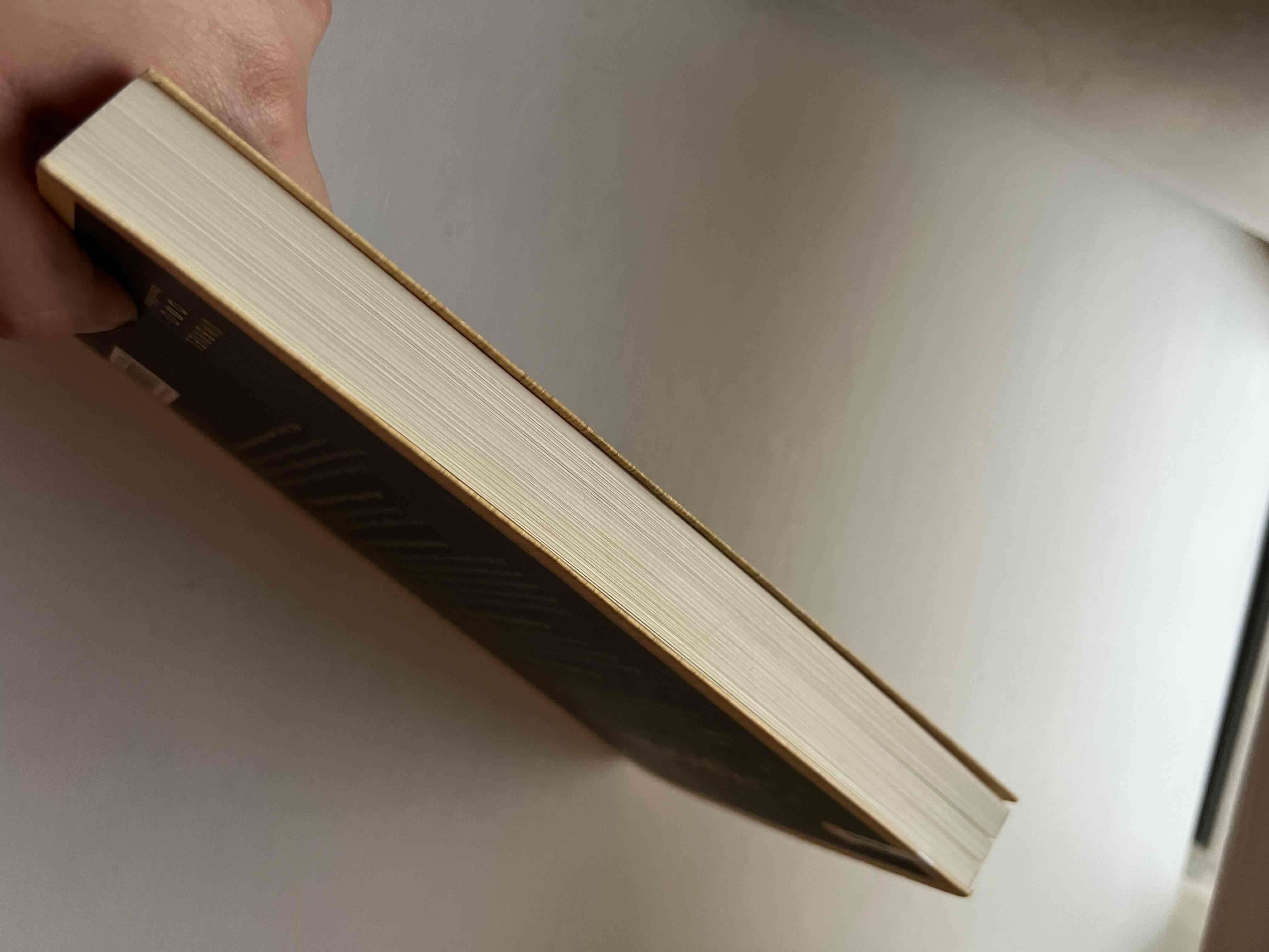 Libro 'Una Educación Mortal' - miniatura 2