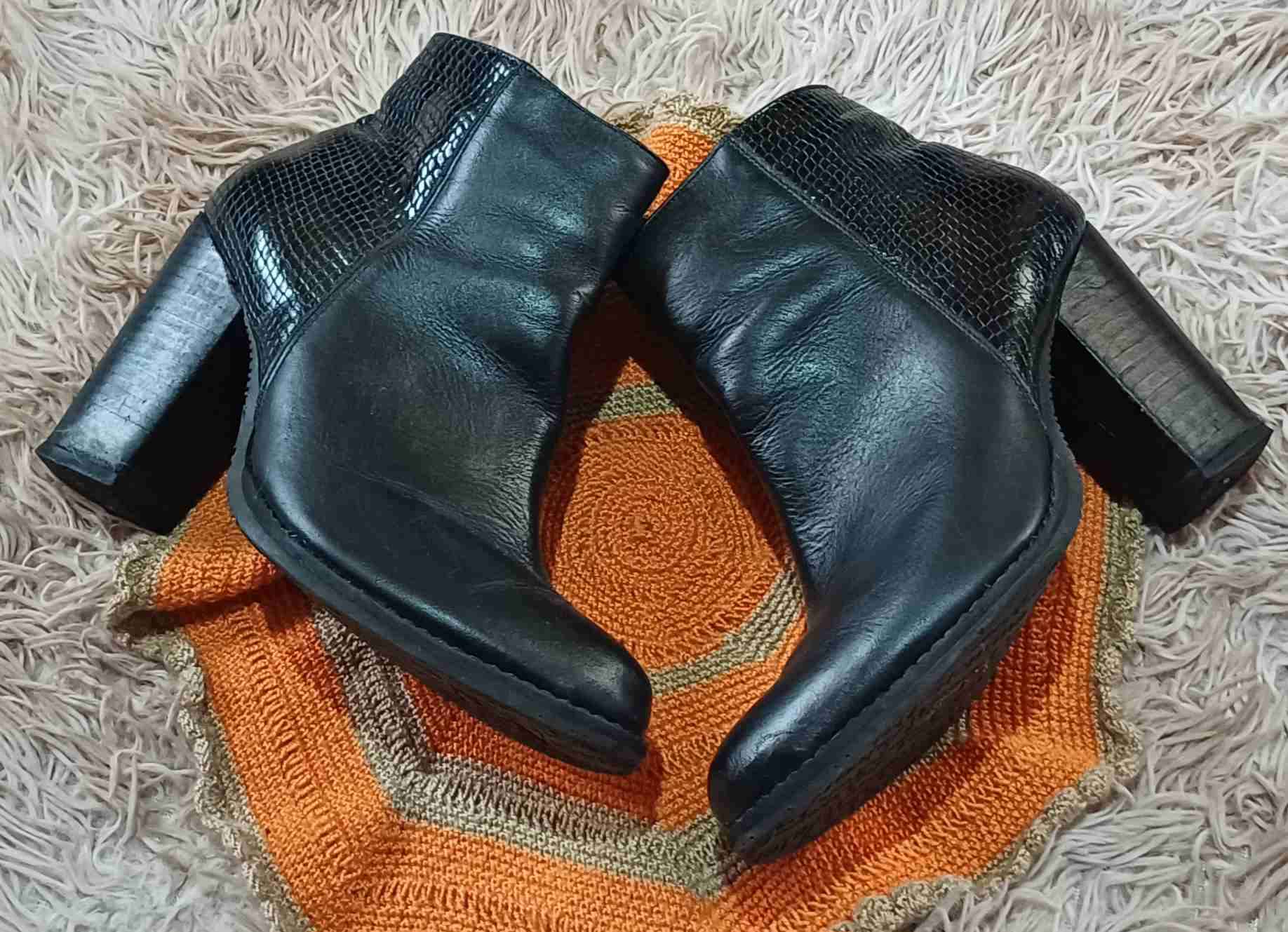 Botines negros de cuero - miniatura 2