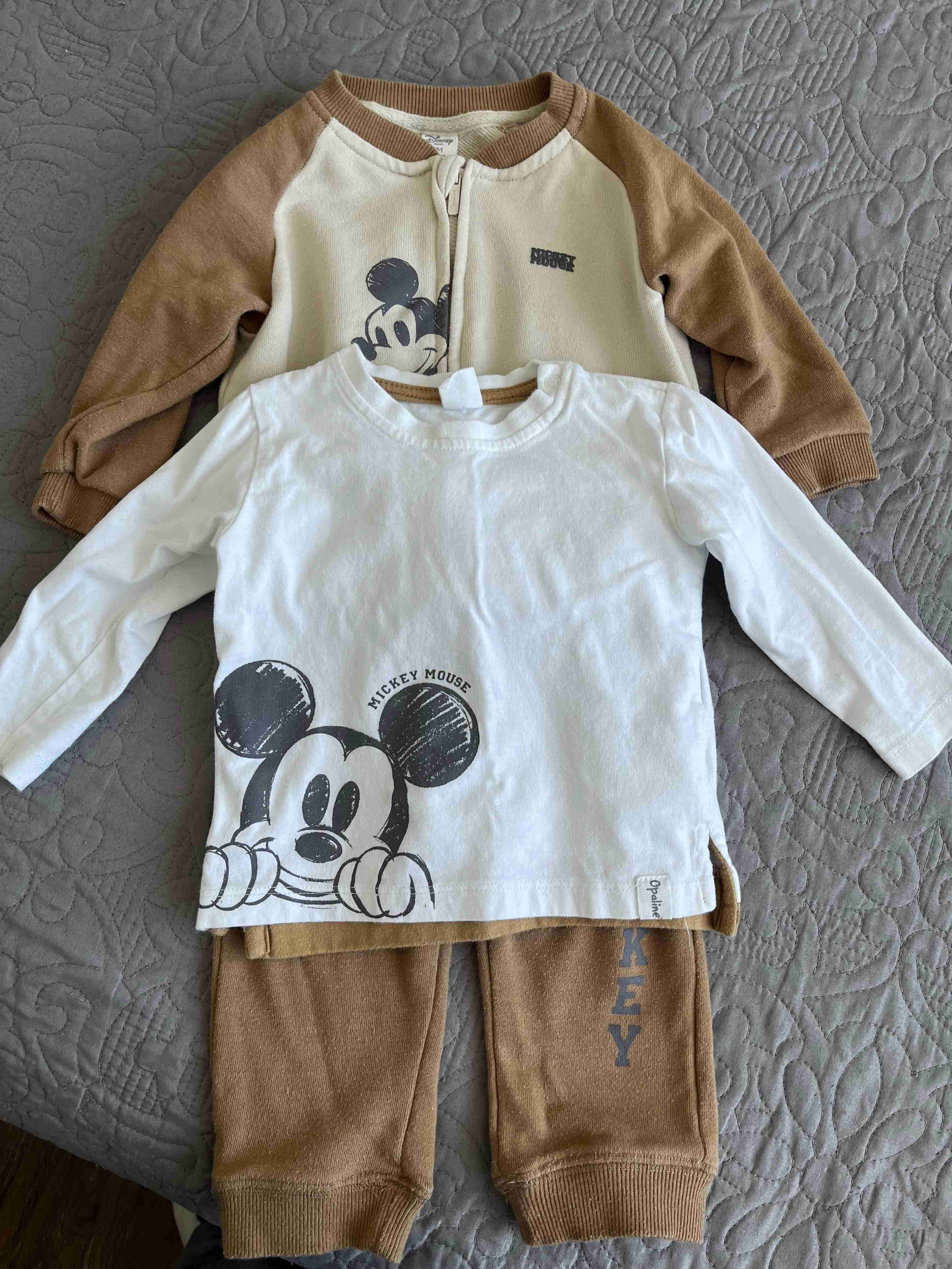 Conjunto infantil Mickey Mouse 6 a 9 meses