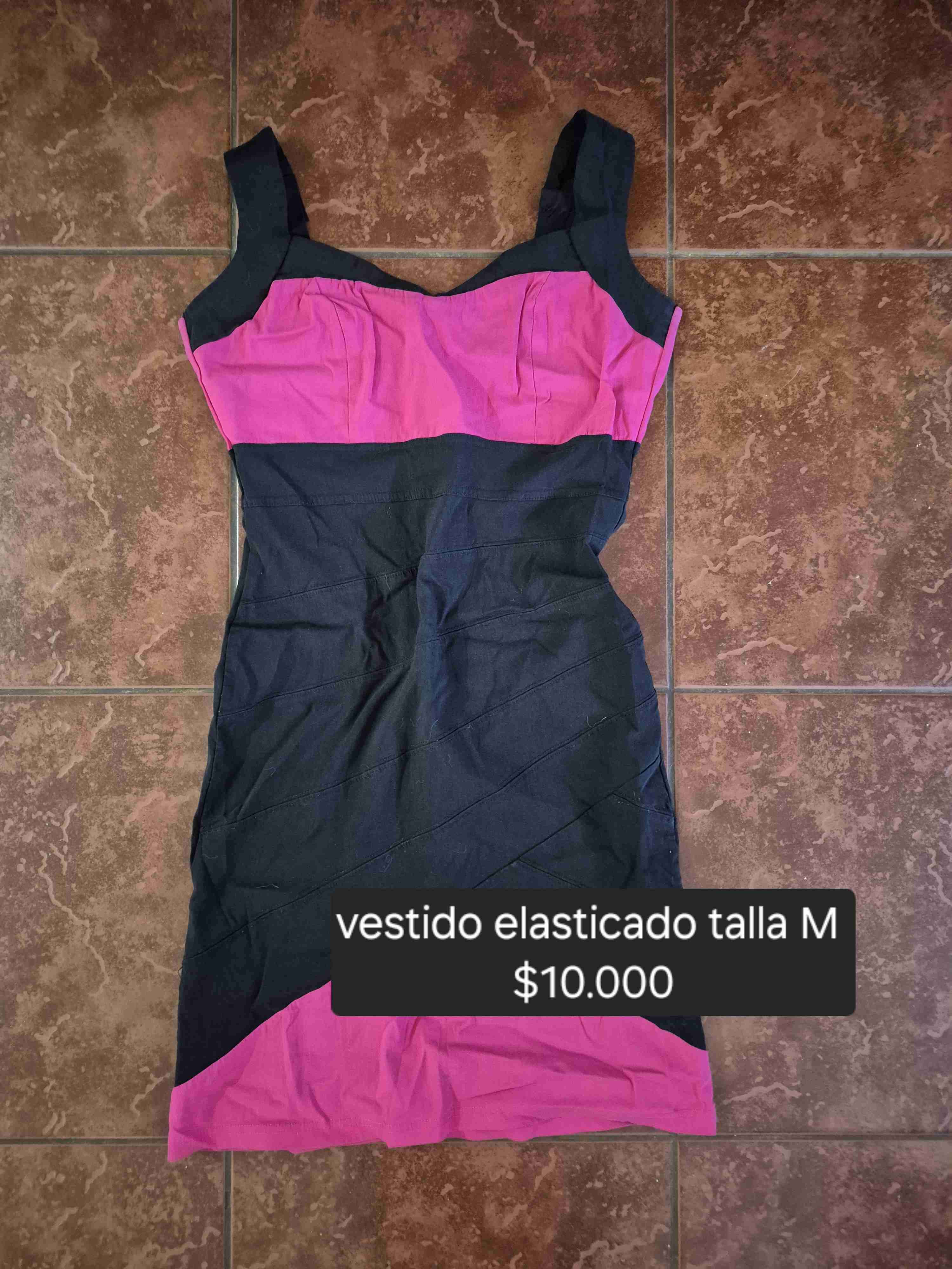Vestido negro y fucsia talla M