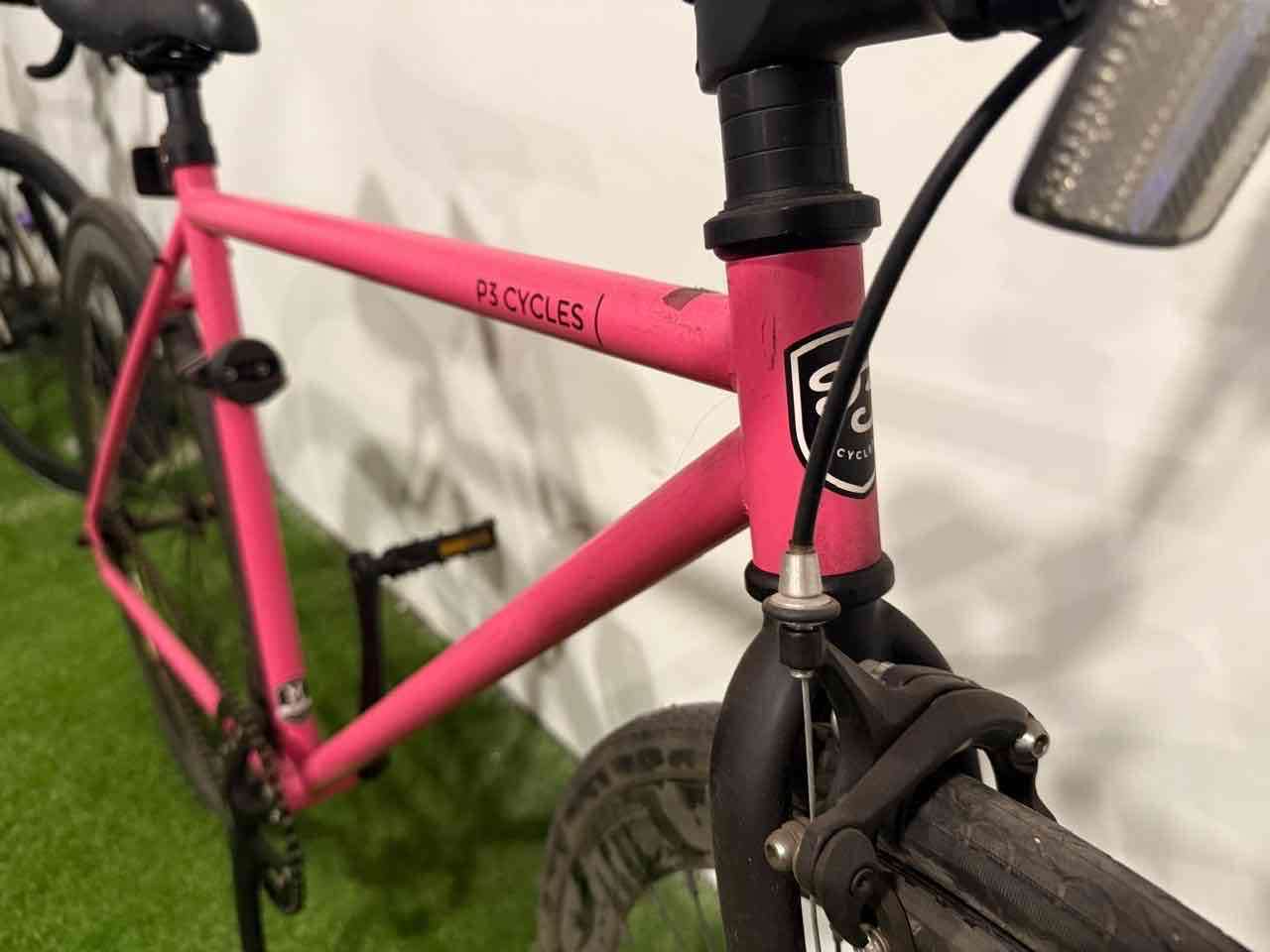 Bicicleta urbana rosada - miniatura 2