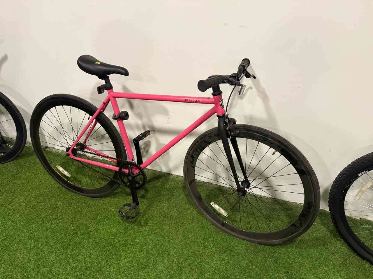 Bicicleta urbana rosada - miniatura 4