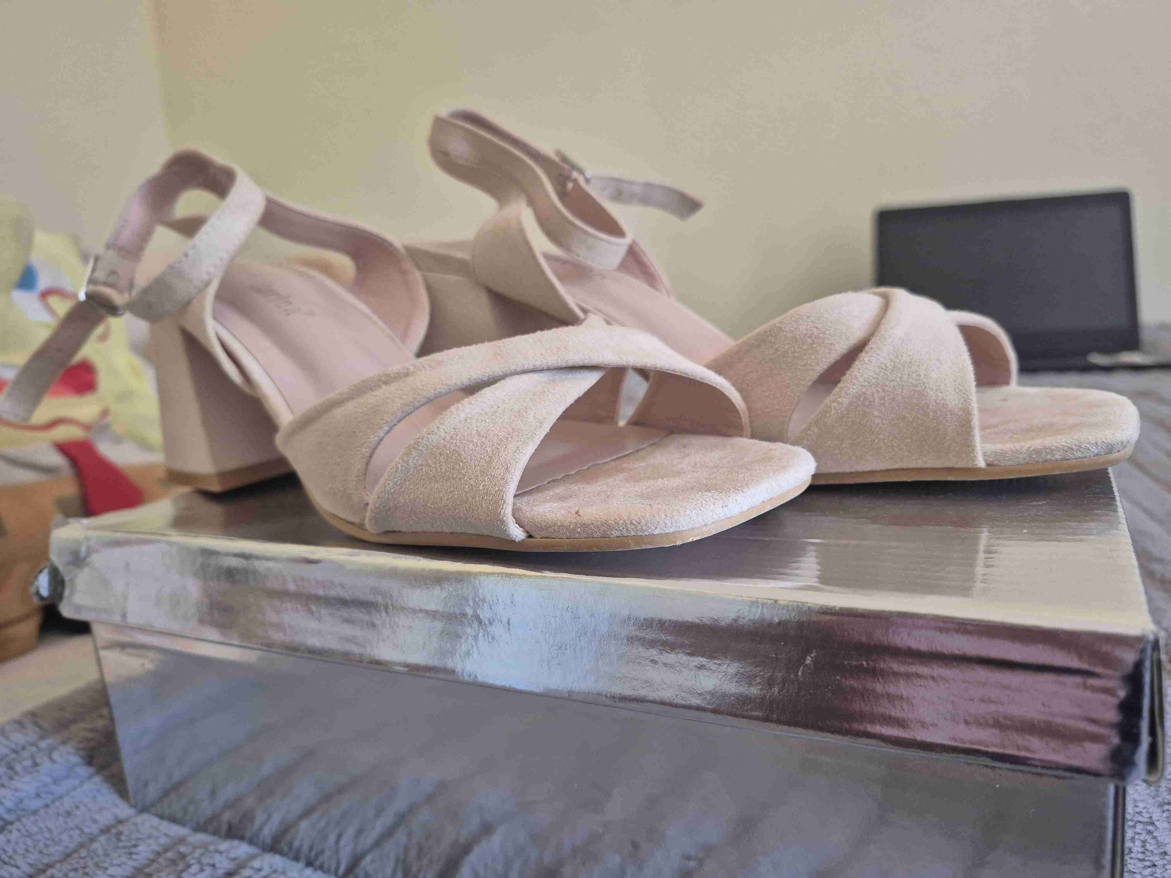 Sandalias rosas de tacón grueso - miniatura 1
